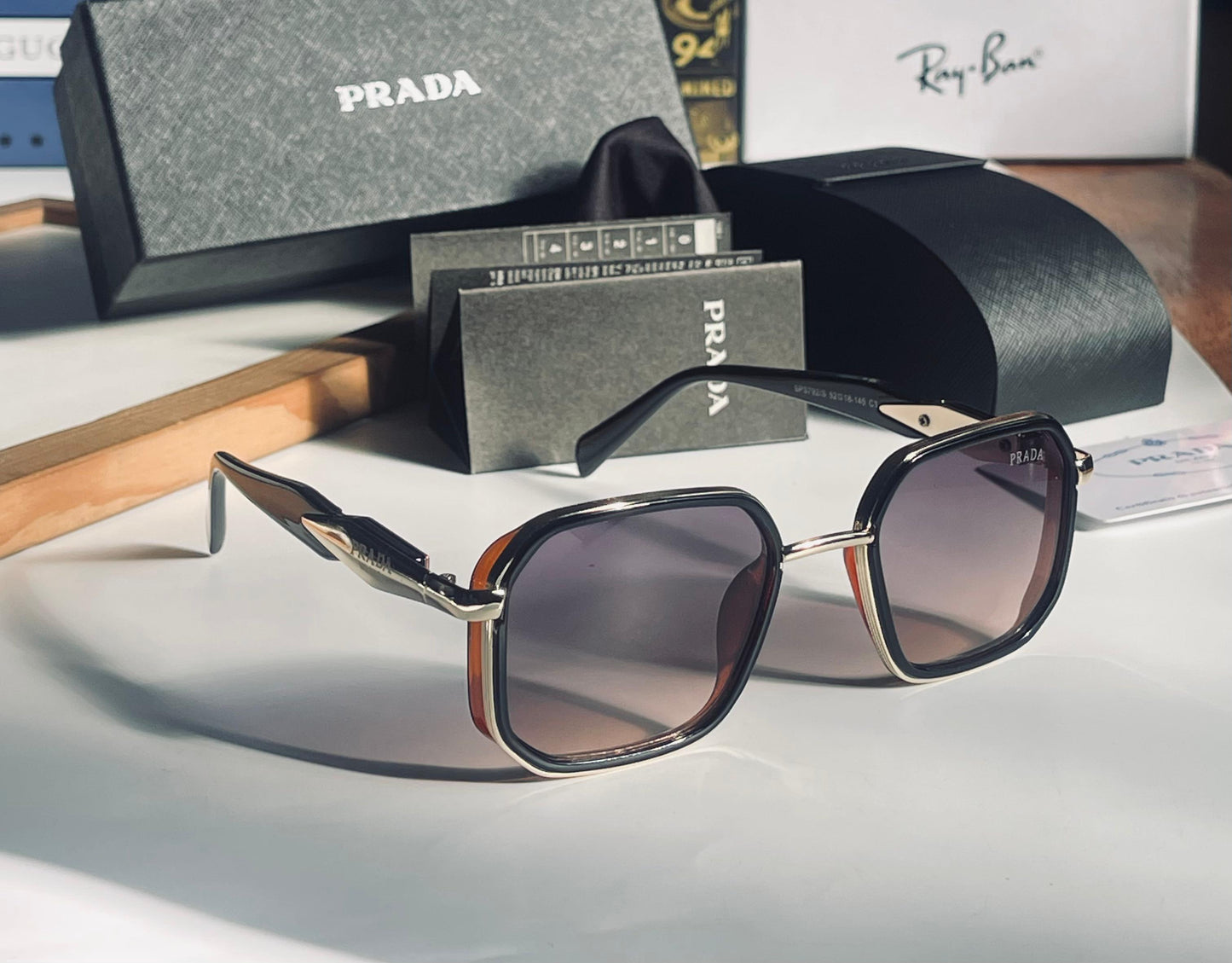 PRADA SUNGLASS