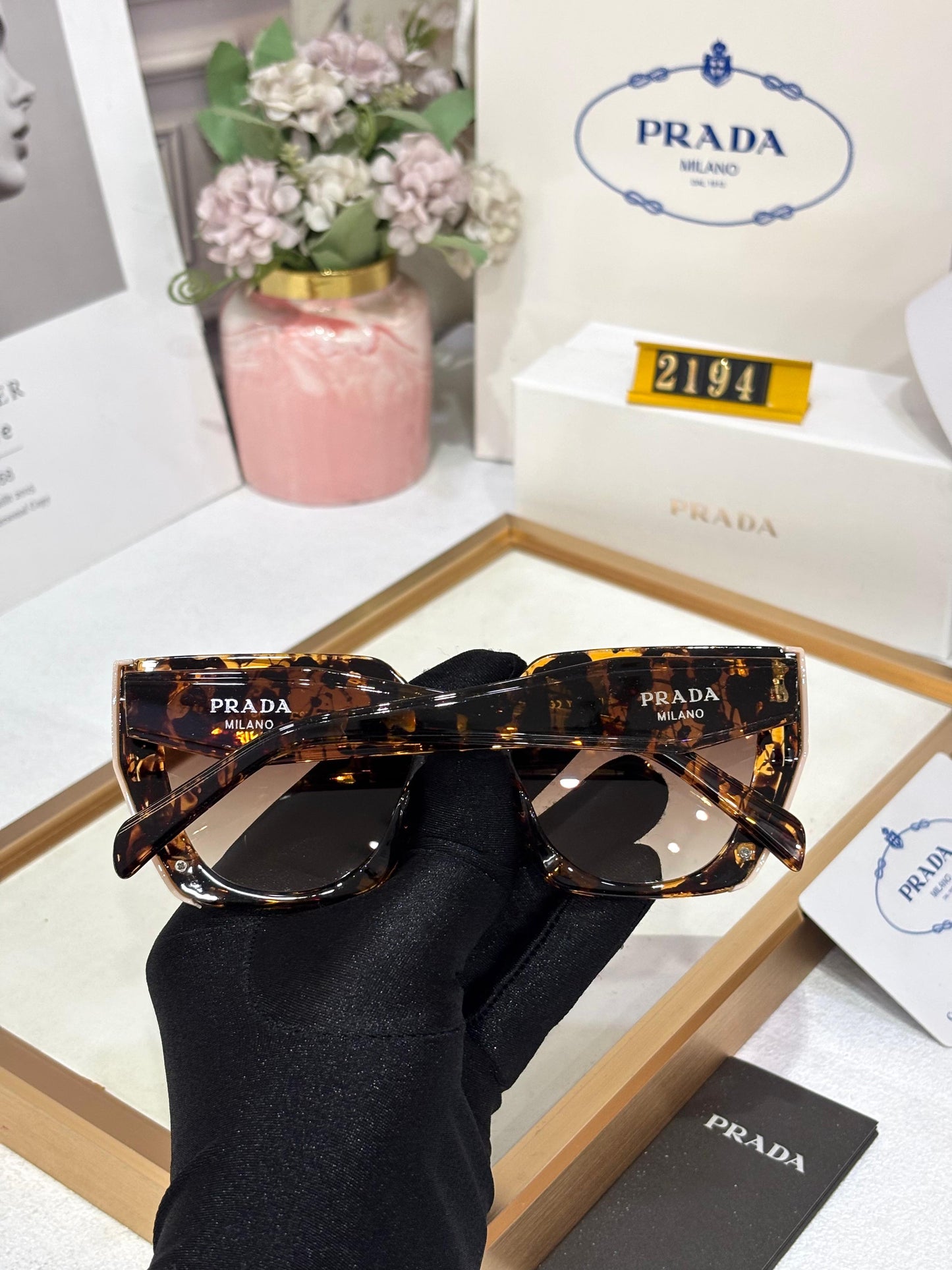 PRADA SUNGLASS