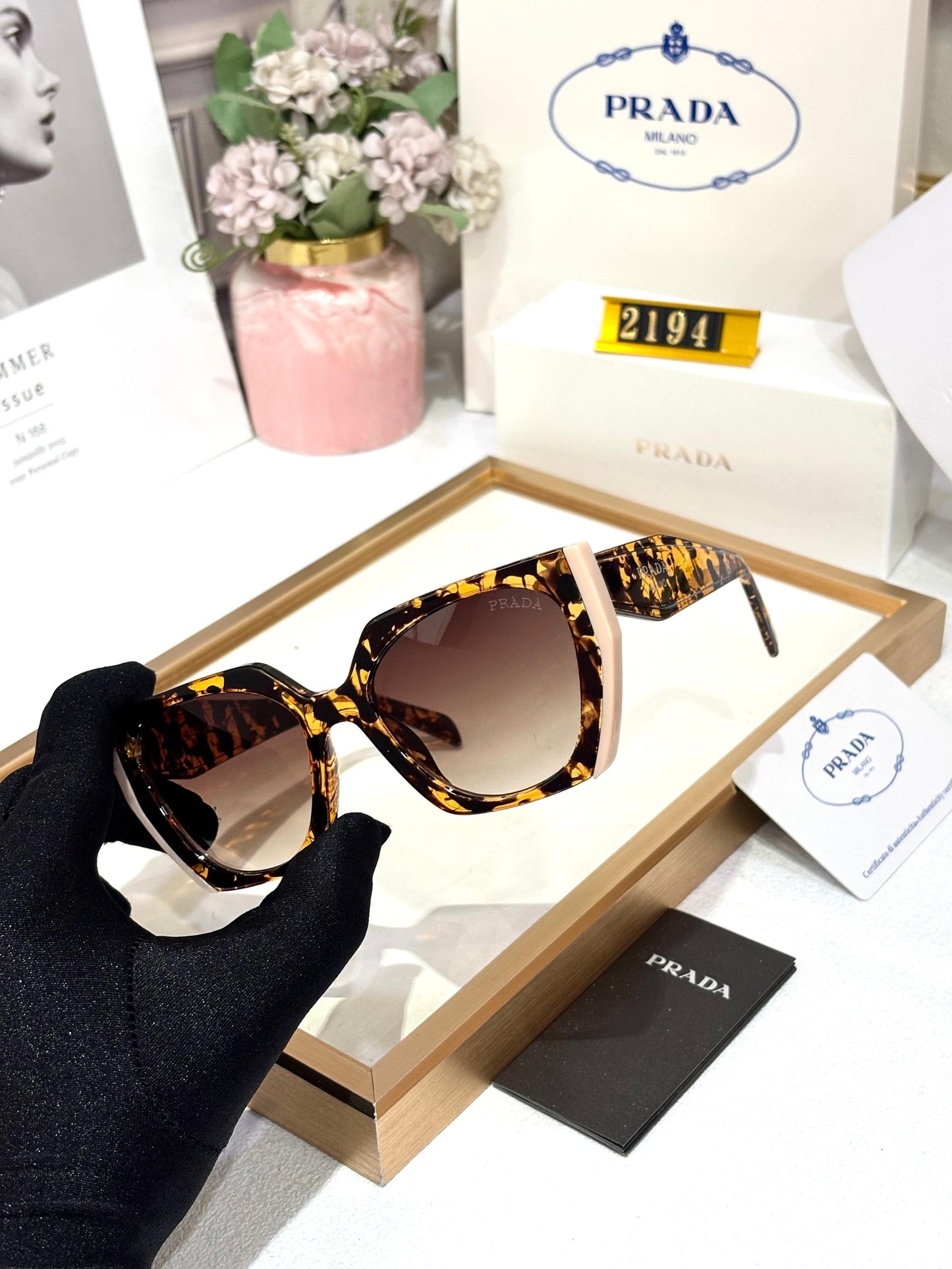PRADA SUNGLASS