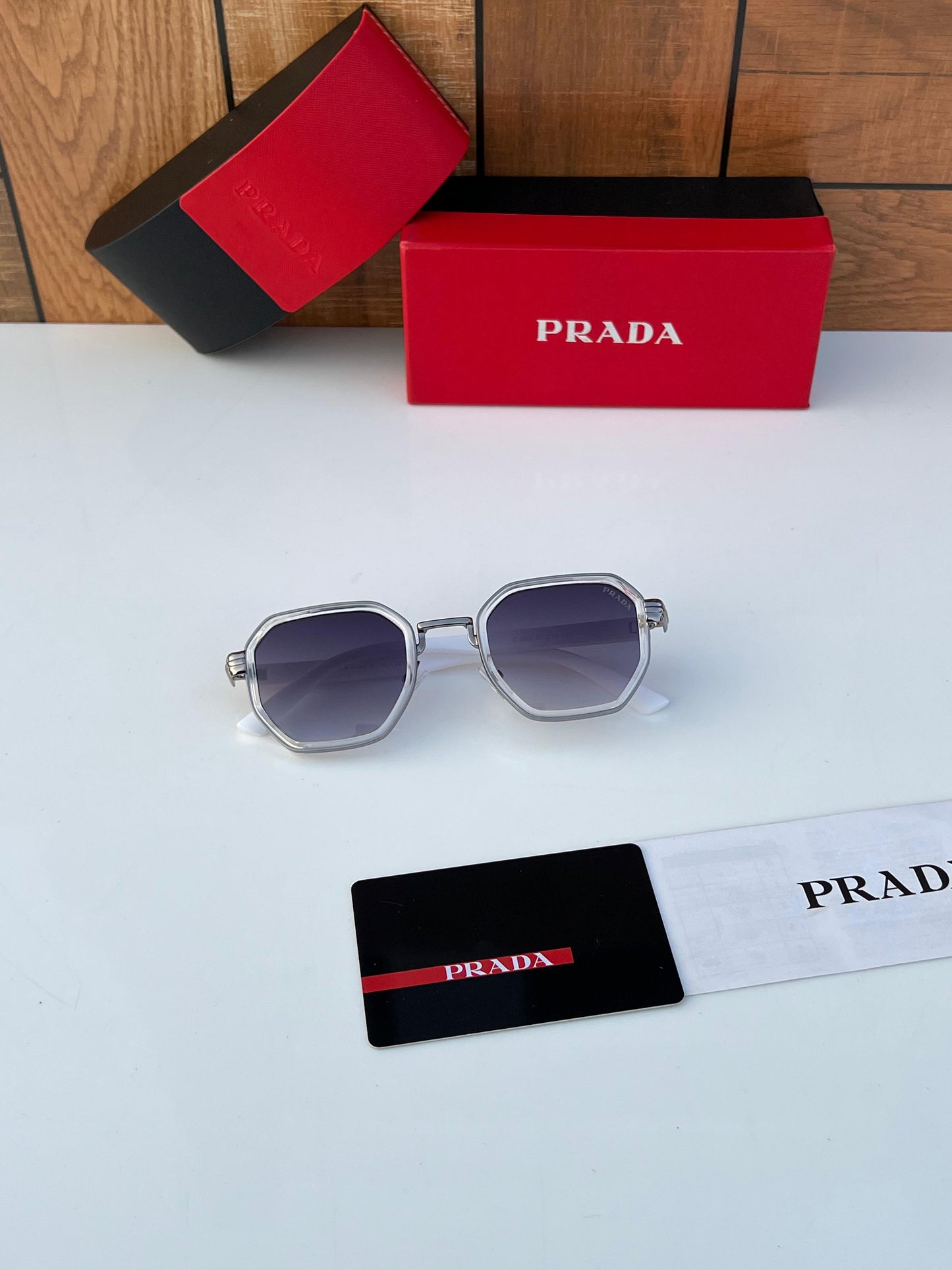 PRADA SUNGLASS