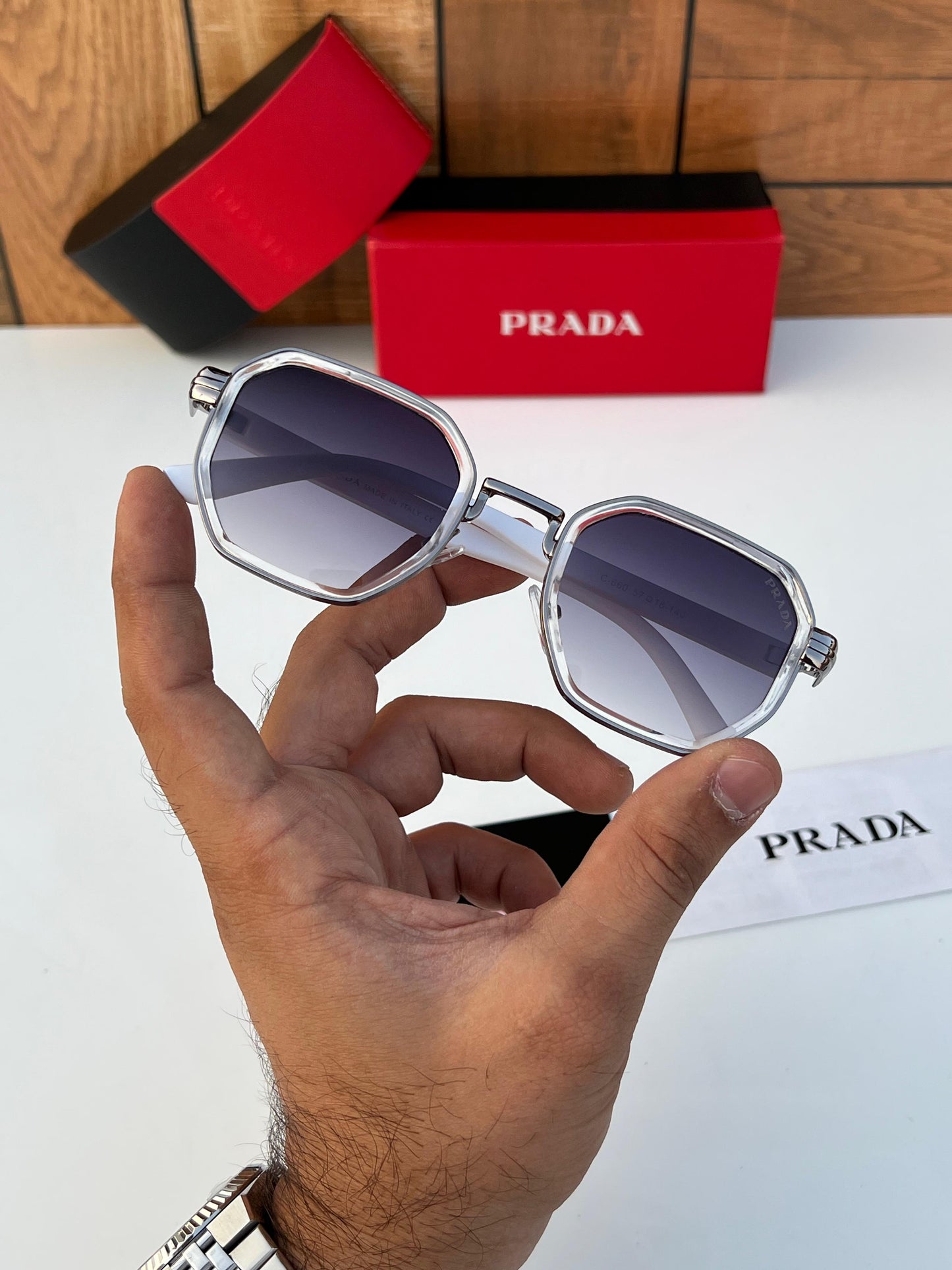 PRADA SUNGLASS