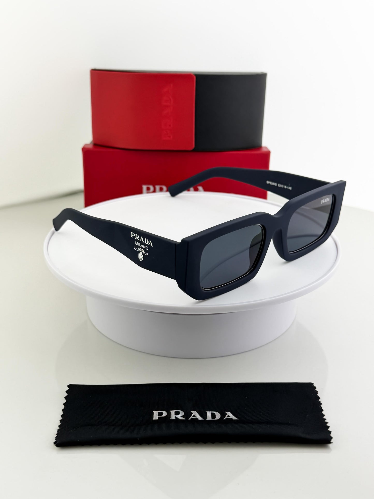 PRADA SUNGLASS