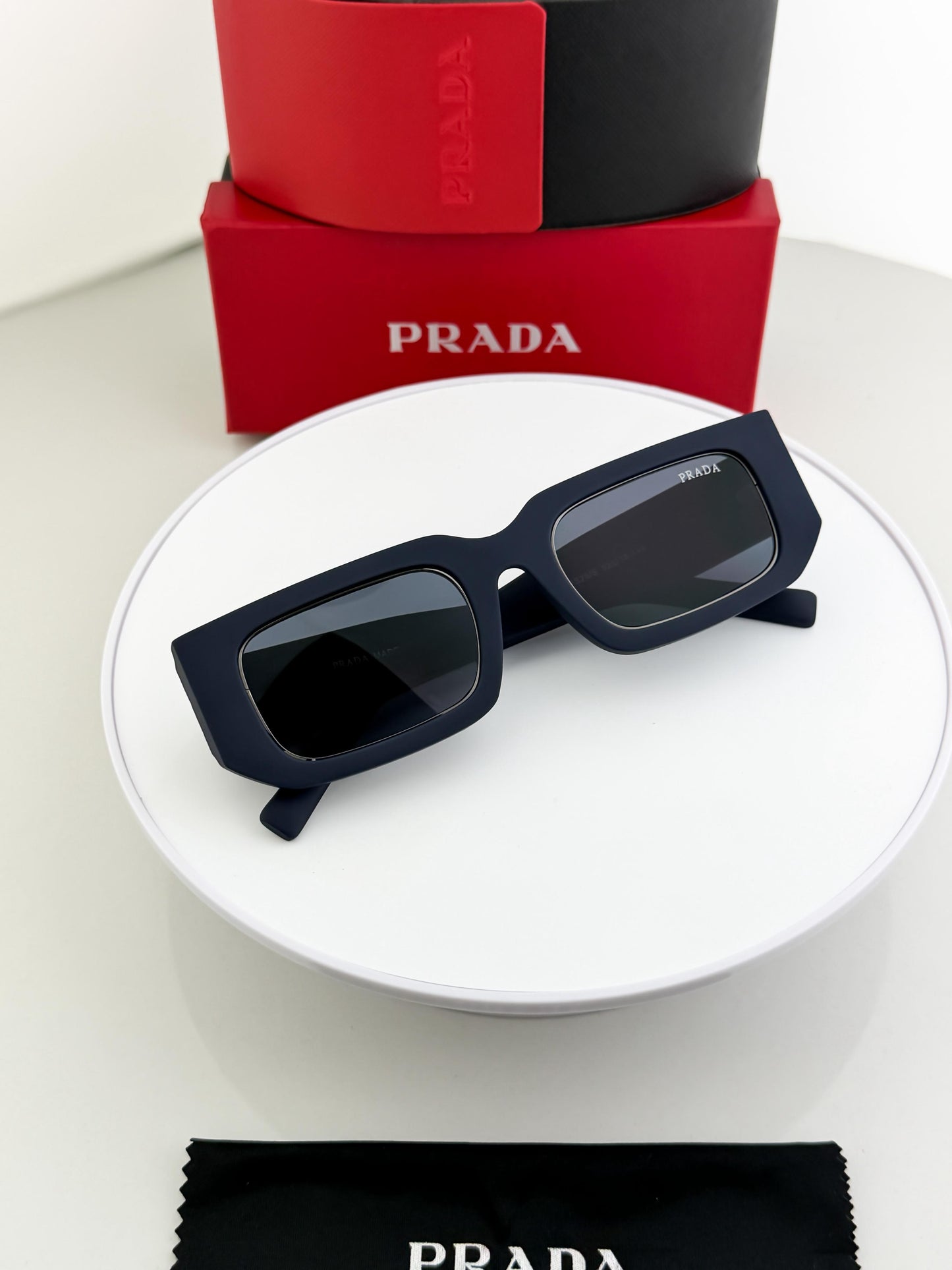 PRADA SUNGLASS
