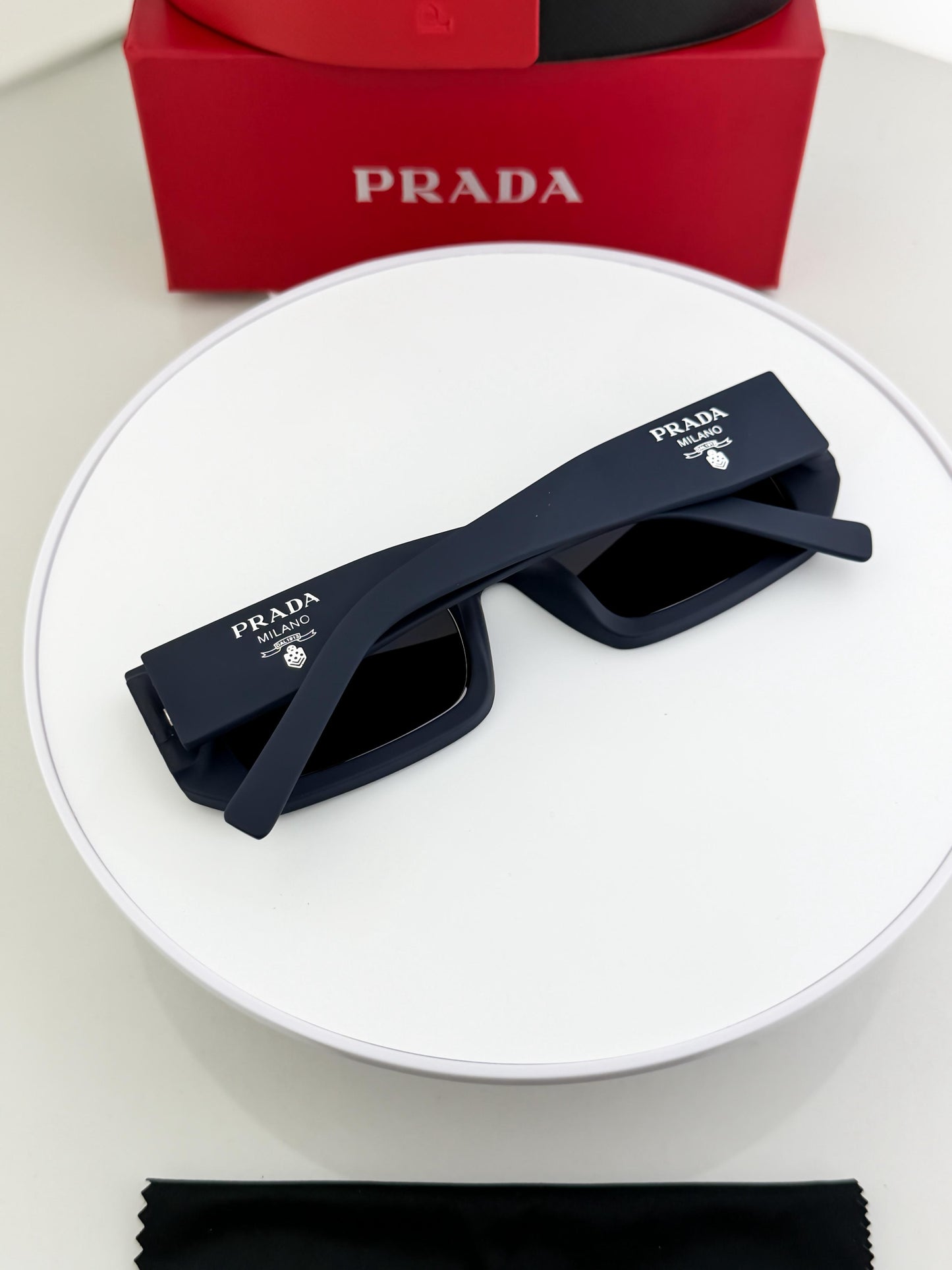 PRADA SUNGLASS