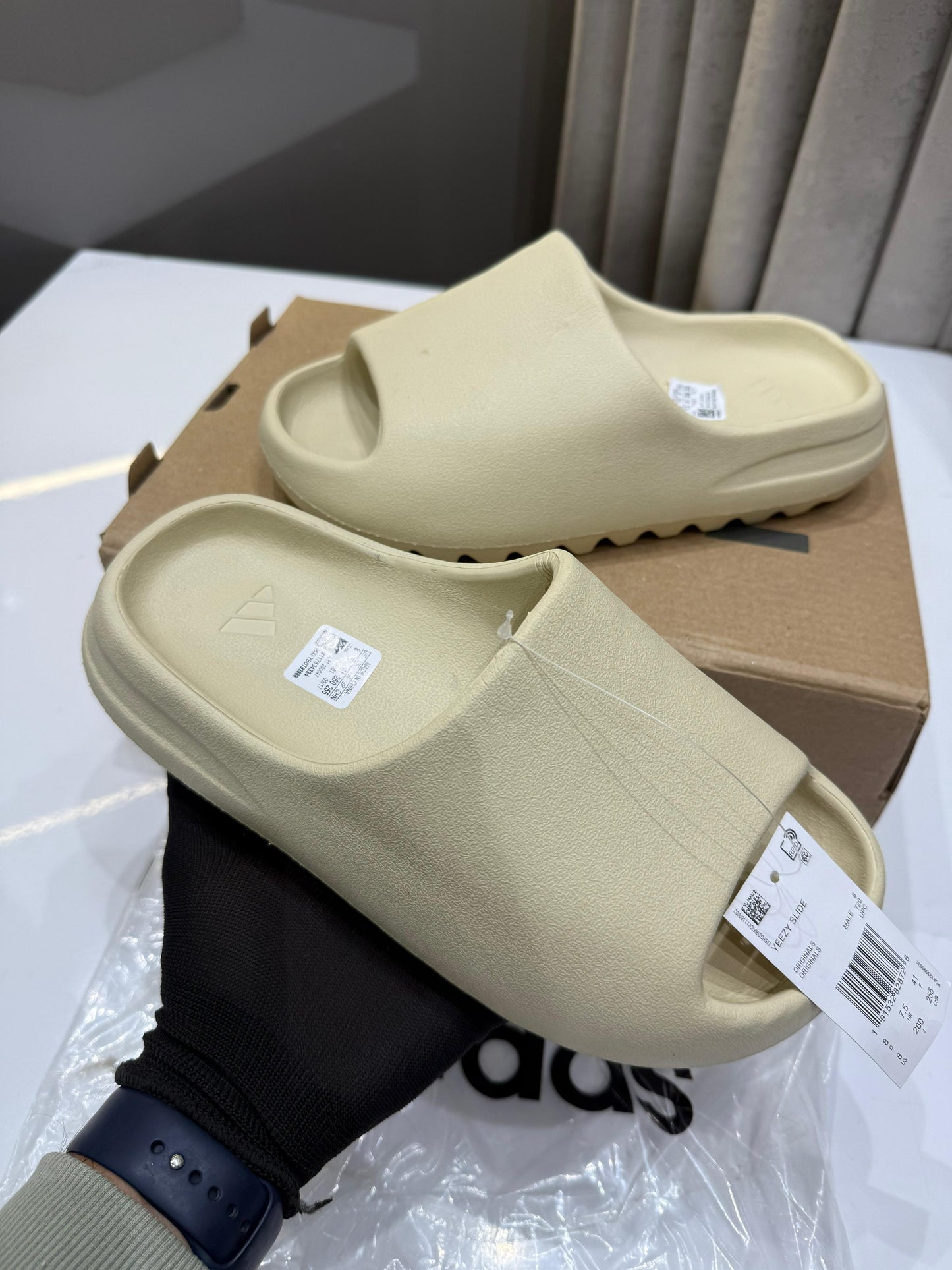 ADIDAS YEEZY SLIDES