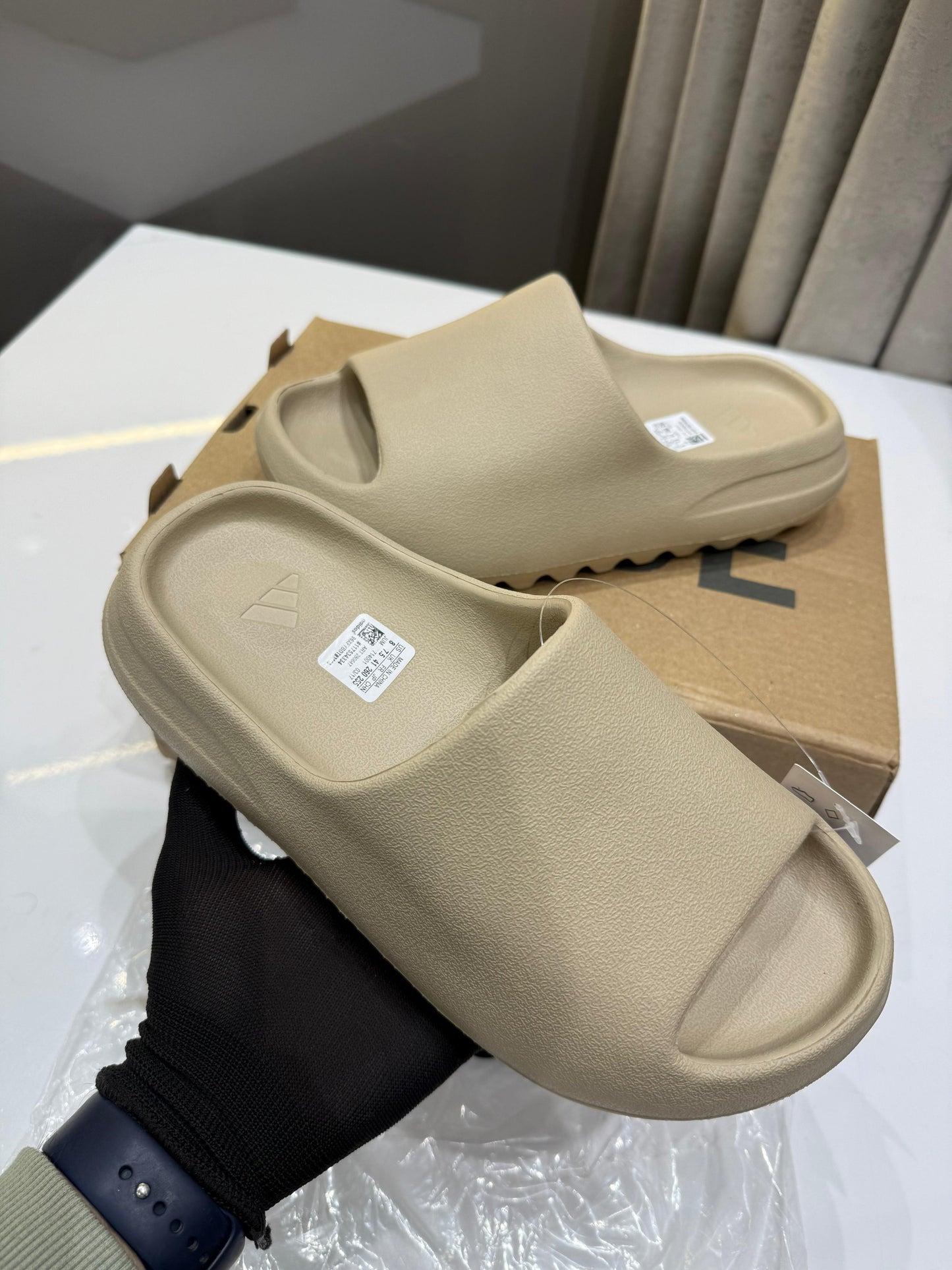 ADIDAS YEEZY SLIDES
