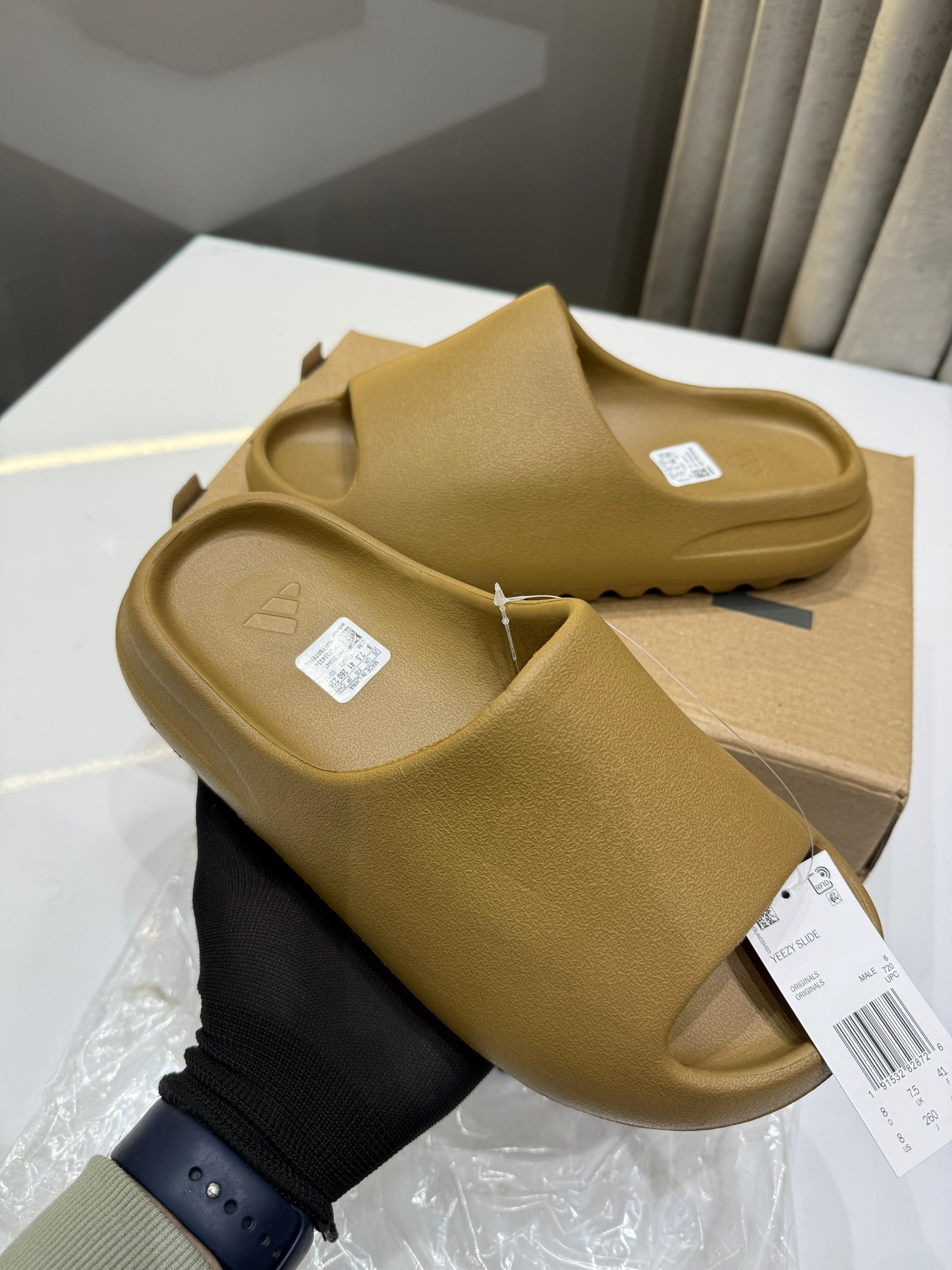 ADIDAS YEEZY SLIDES