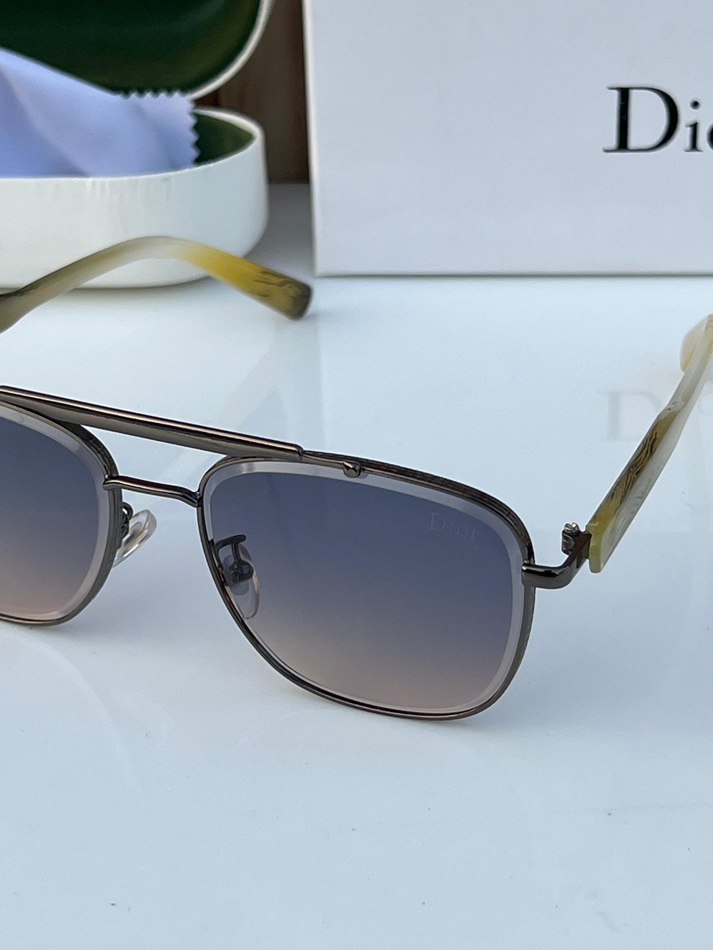 DIOR SUNGLASS