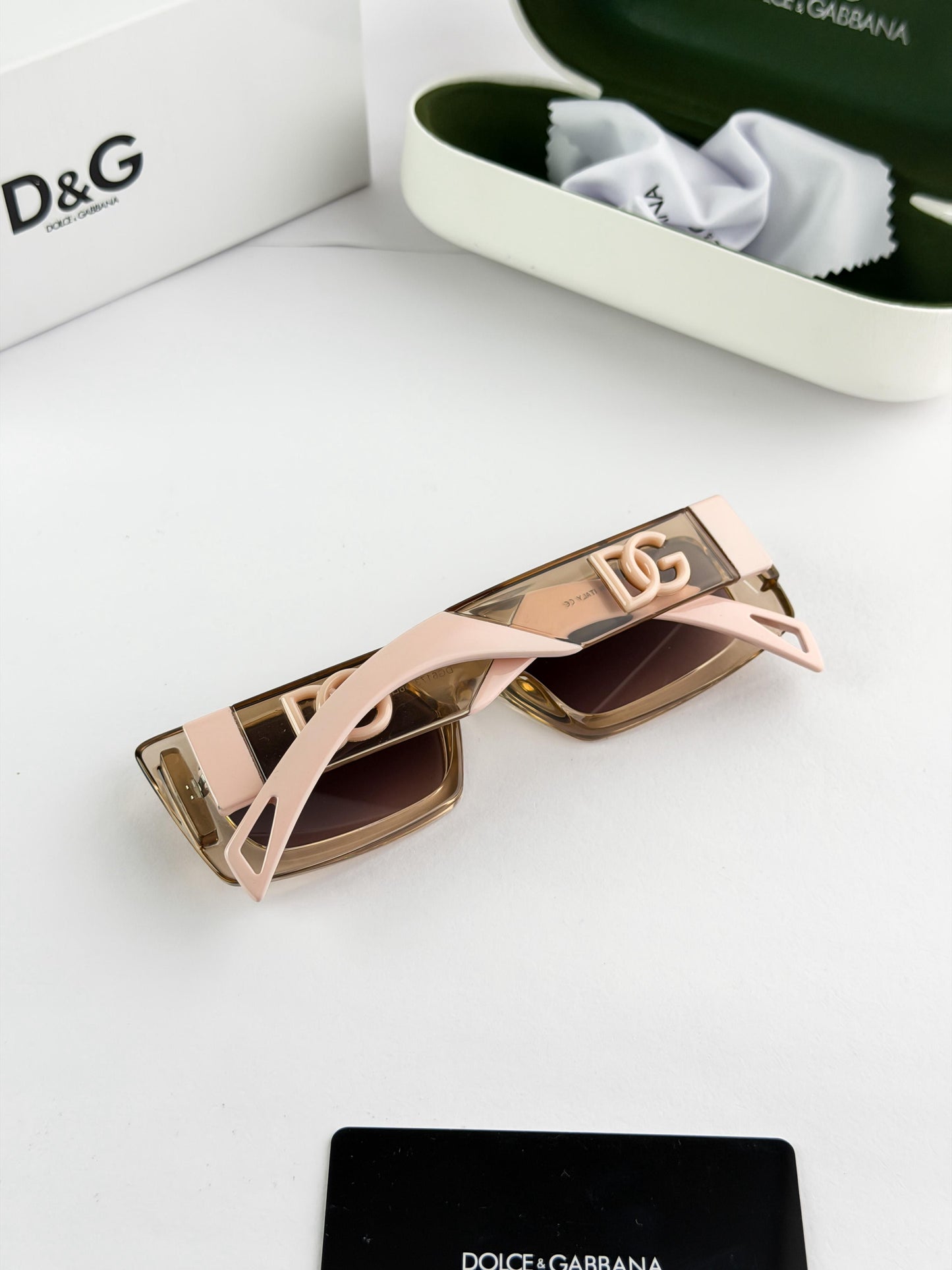 DOLCE AND GABBANA SUNGLASS