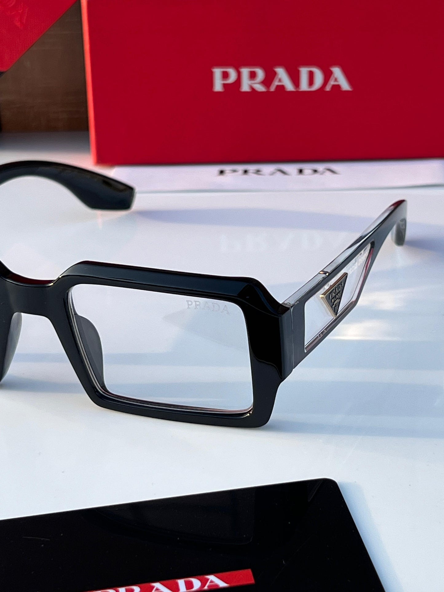 PRADA SUNGLASS