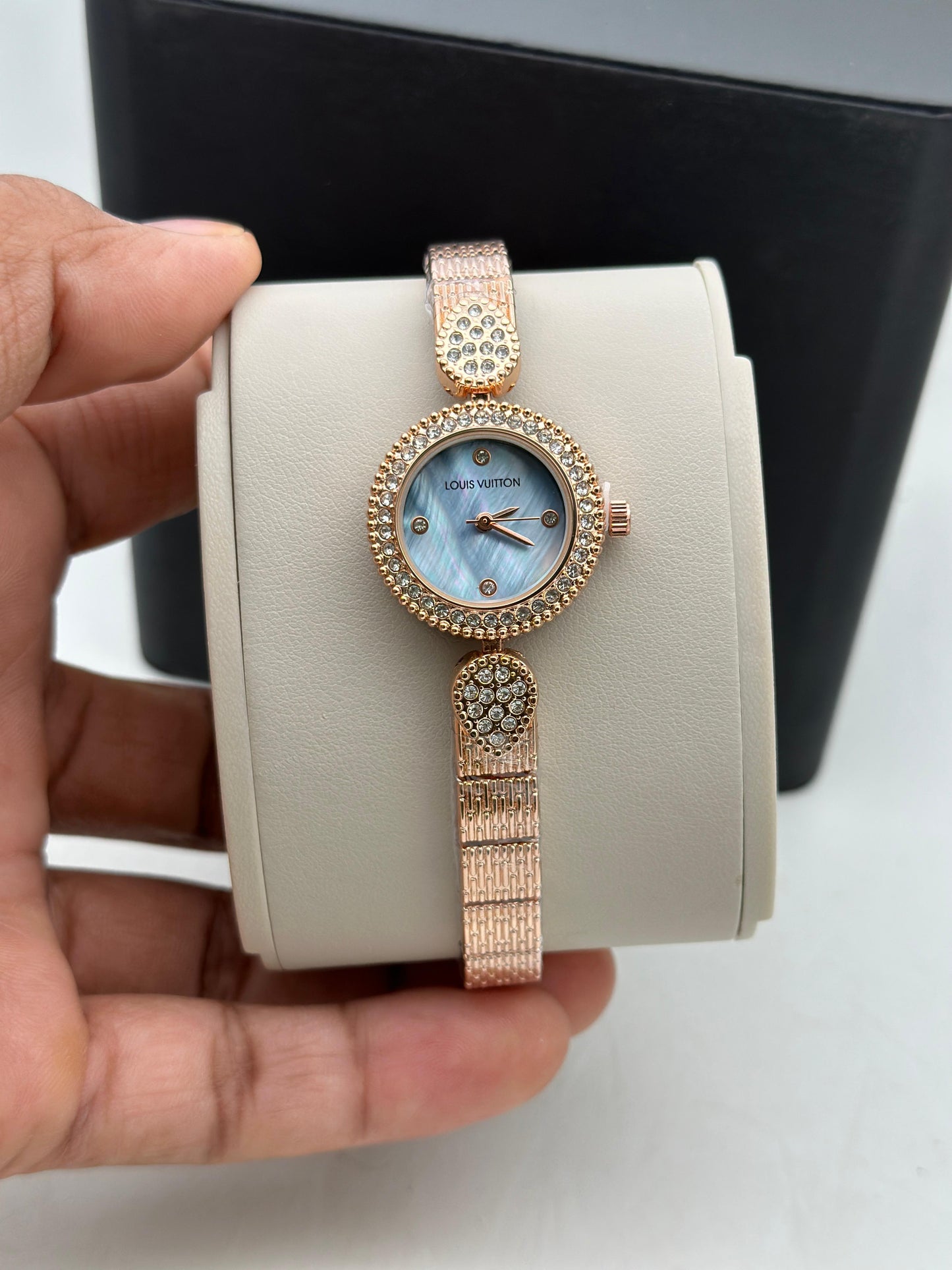LV LADIES WATCH
