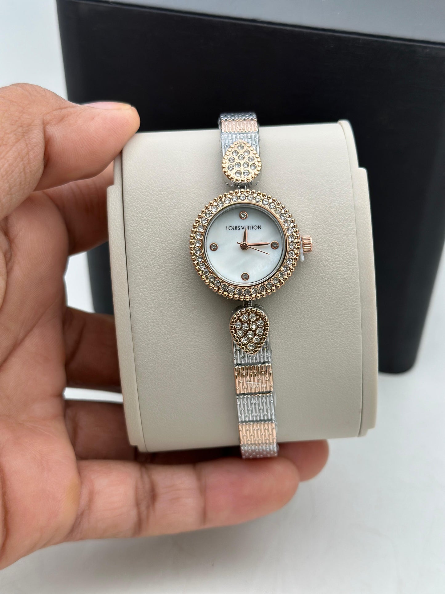 LV LADIES WATCH