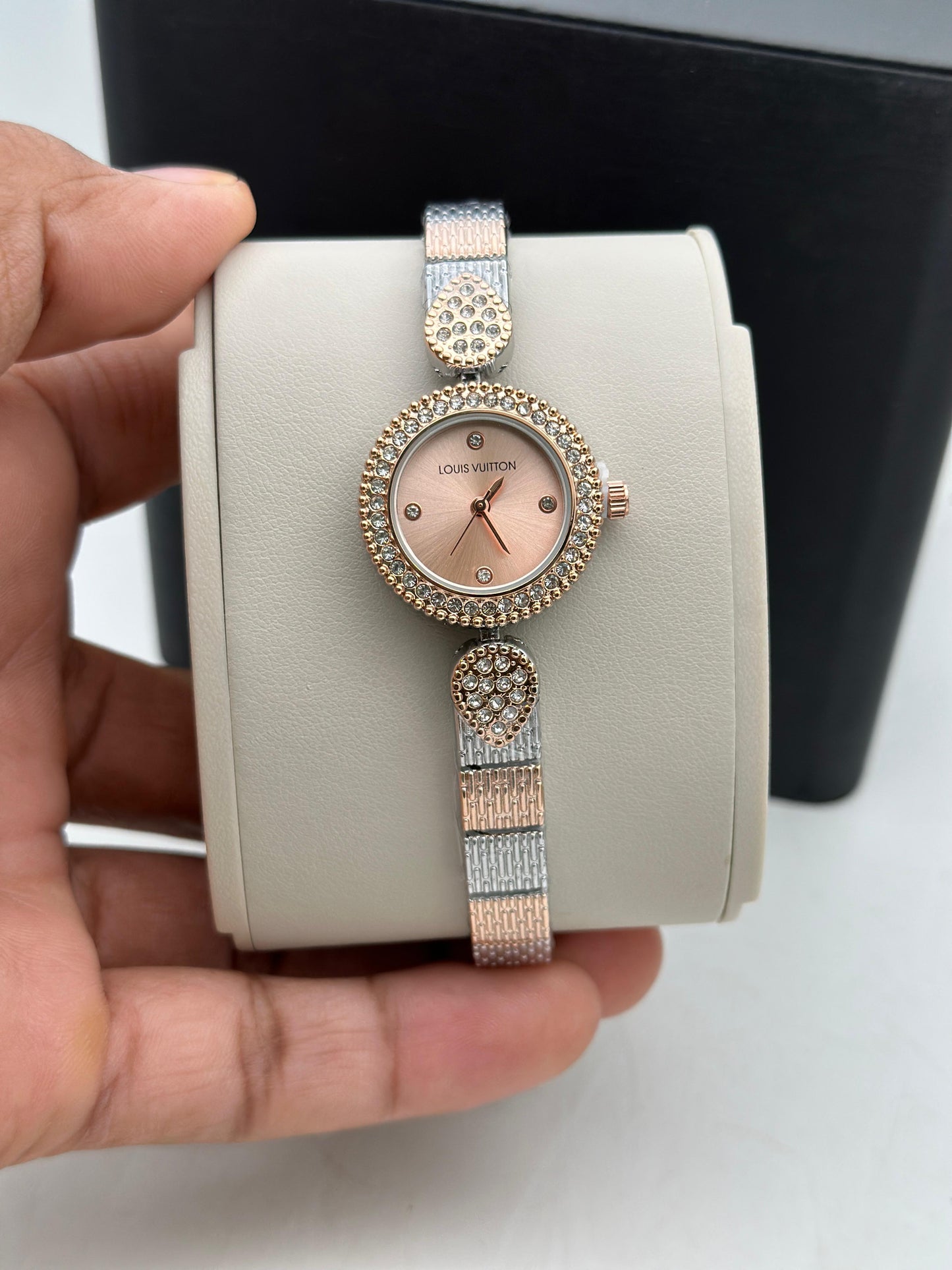 LV LADIES WATCH