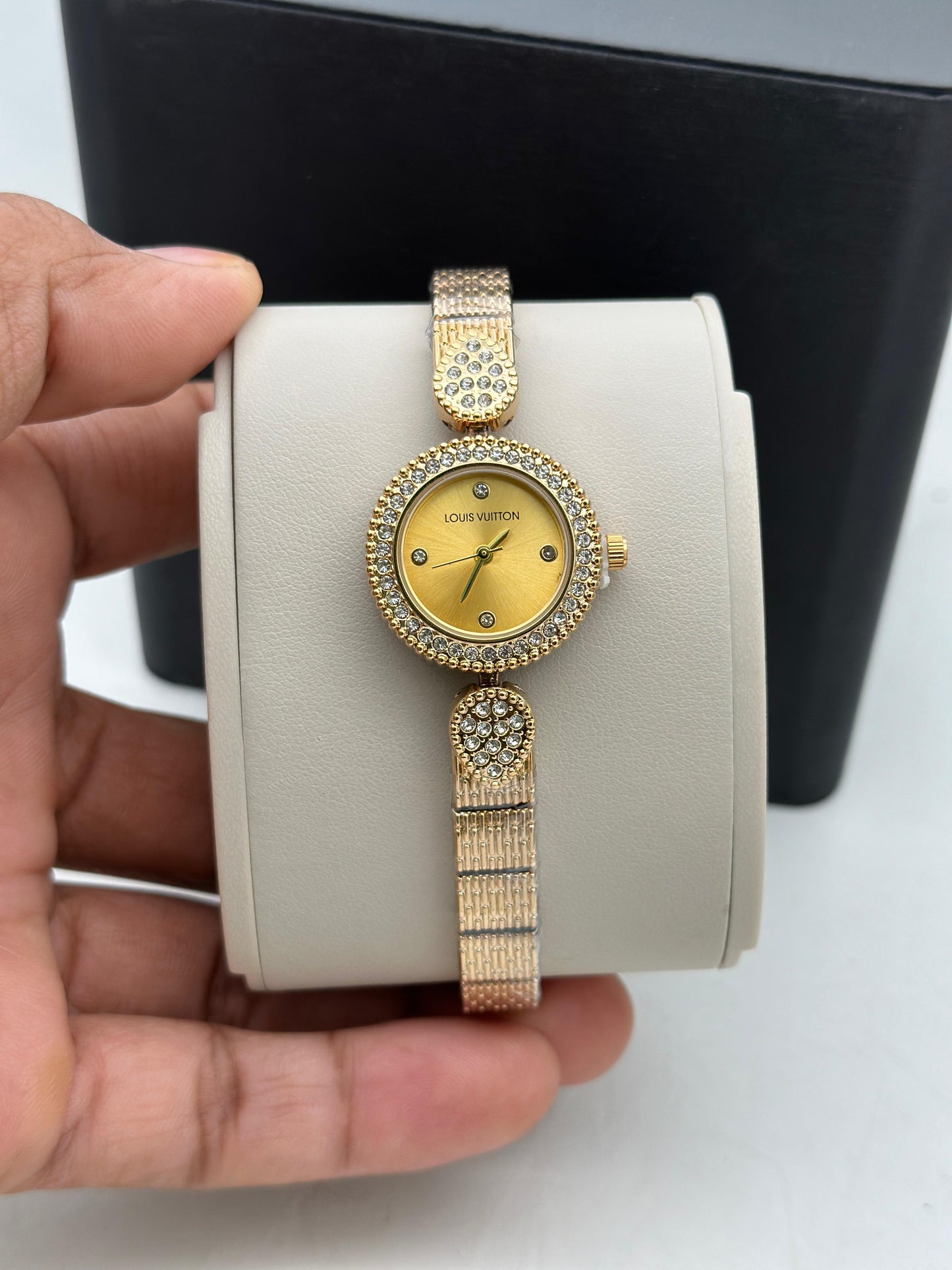 LV LADIES WATCH