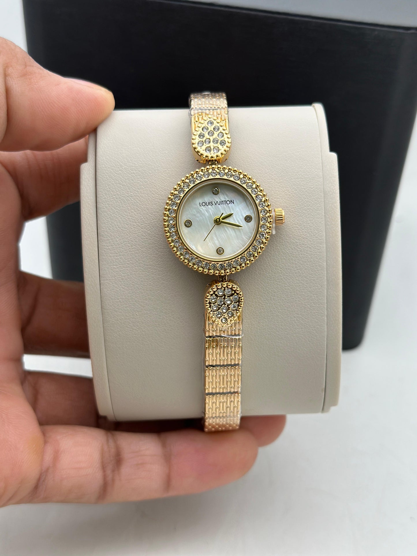 LV LADIES WATCH