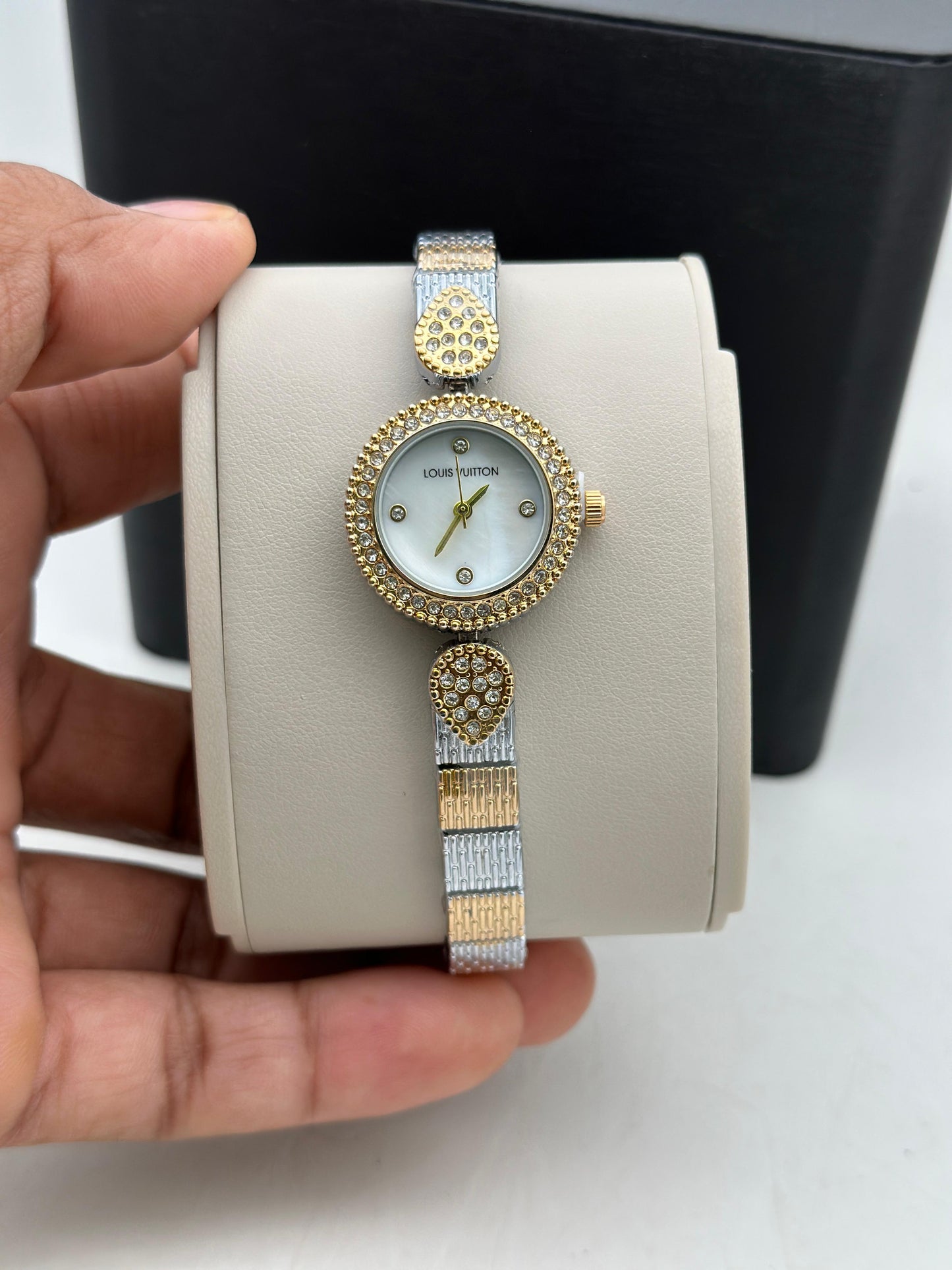 LV LADIES WATCH