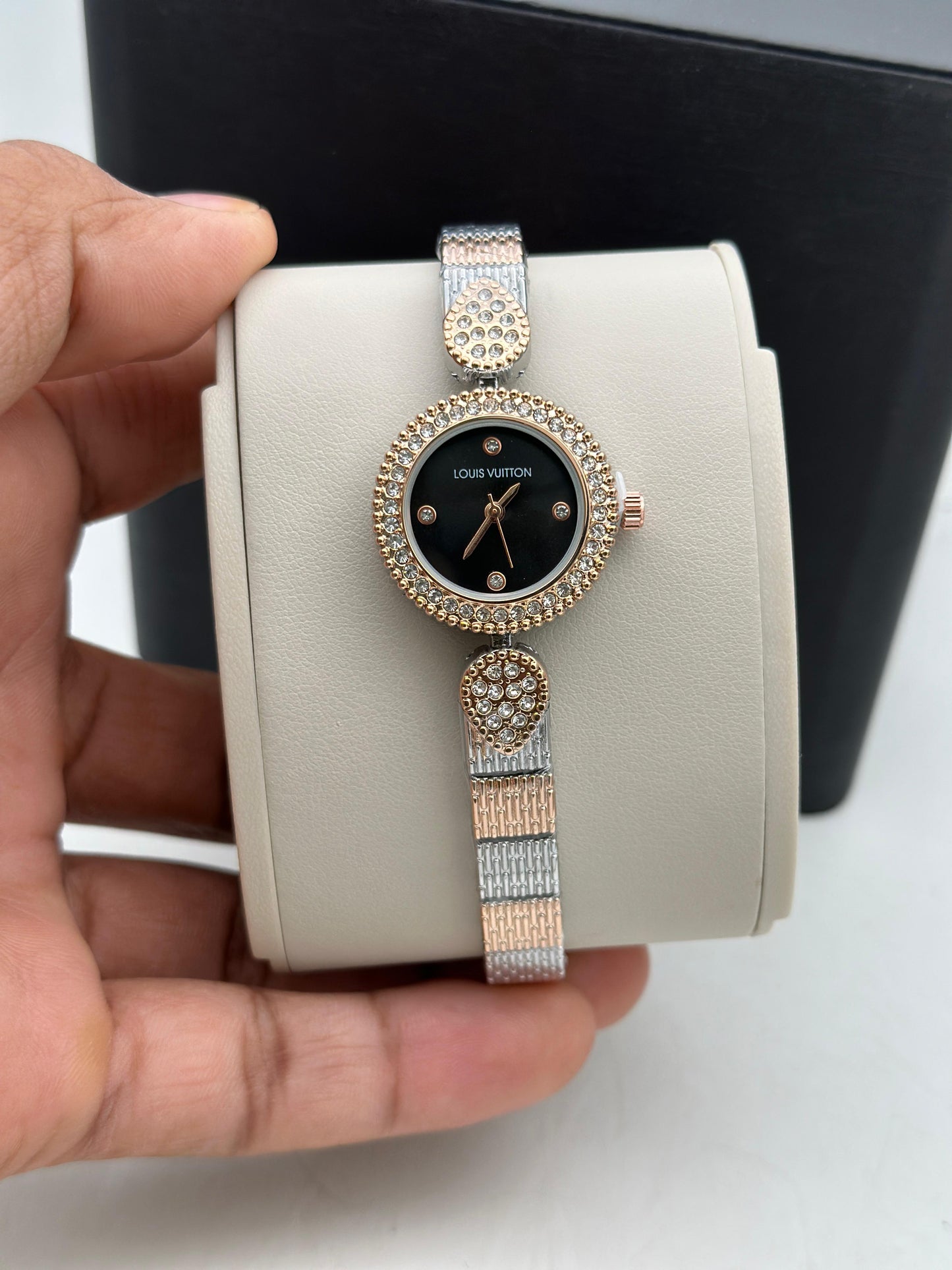 LV LADIES WATCH