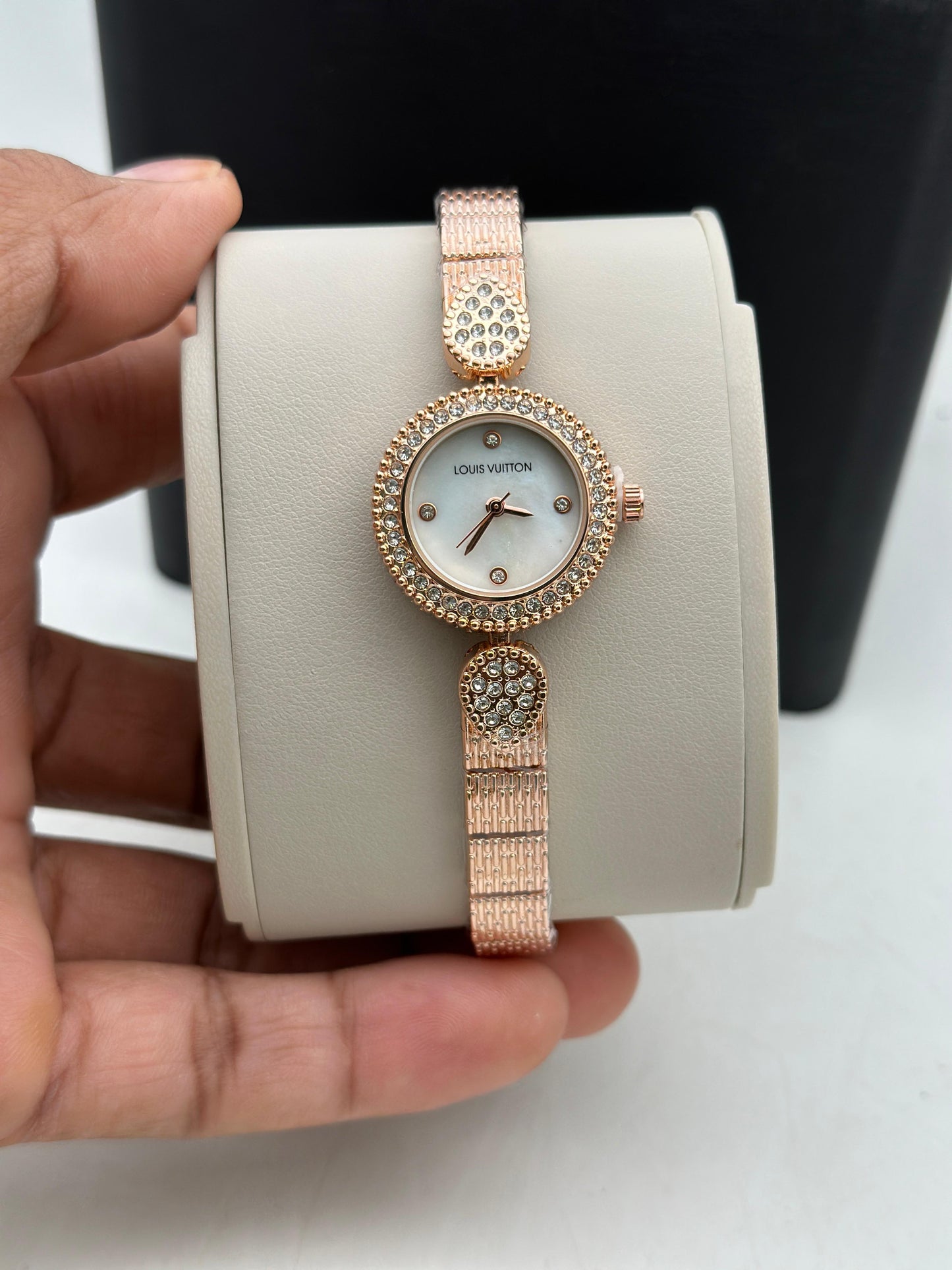 LV LADIES WATCH