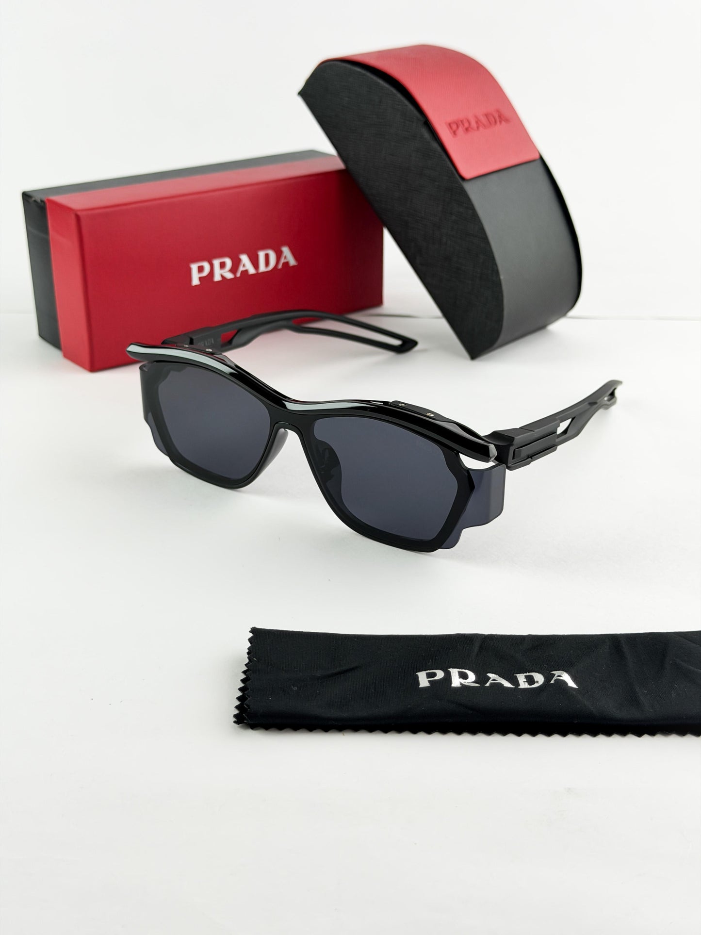 PRADA SUNGLASS