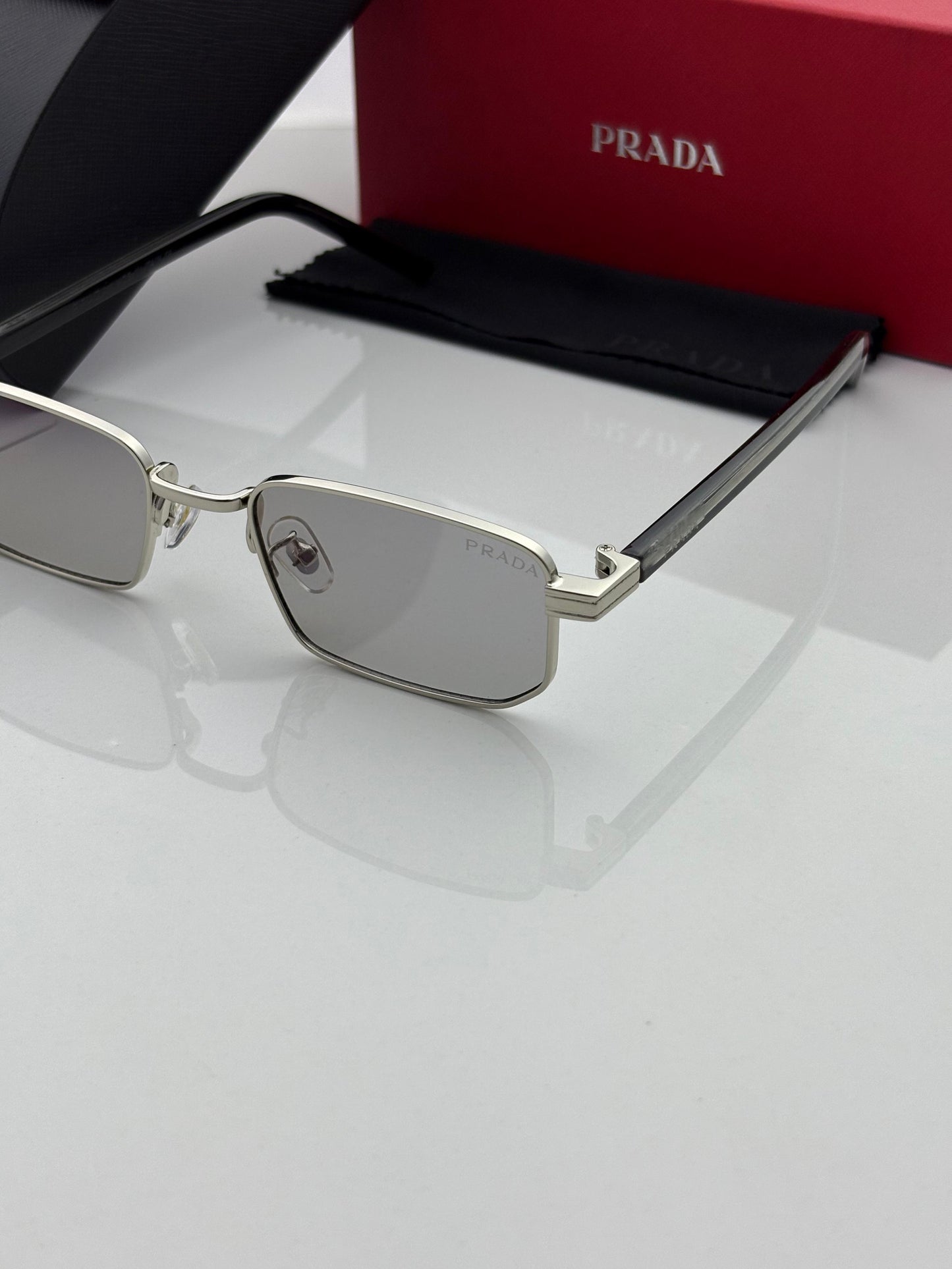 PRADA SUNGLASS