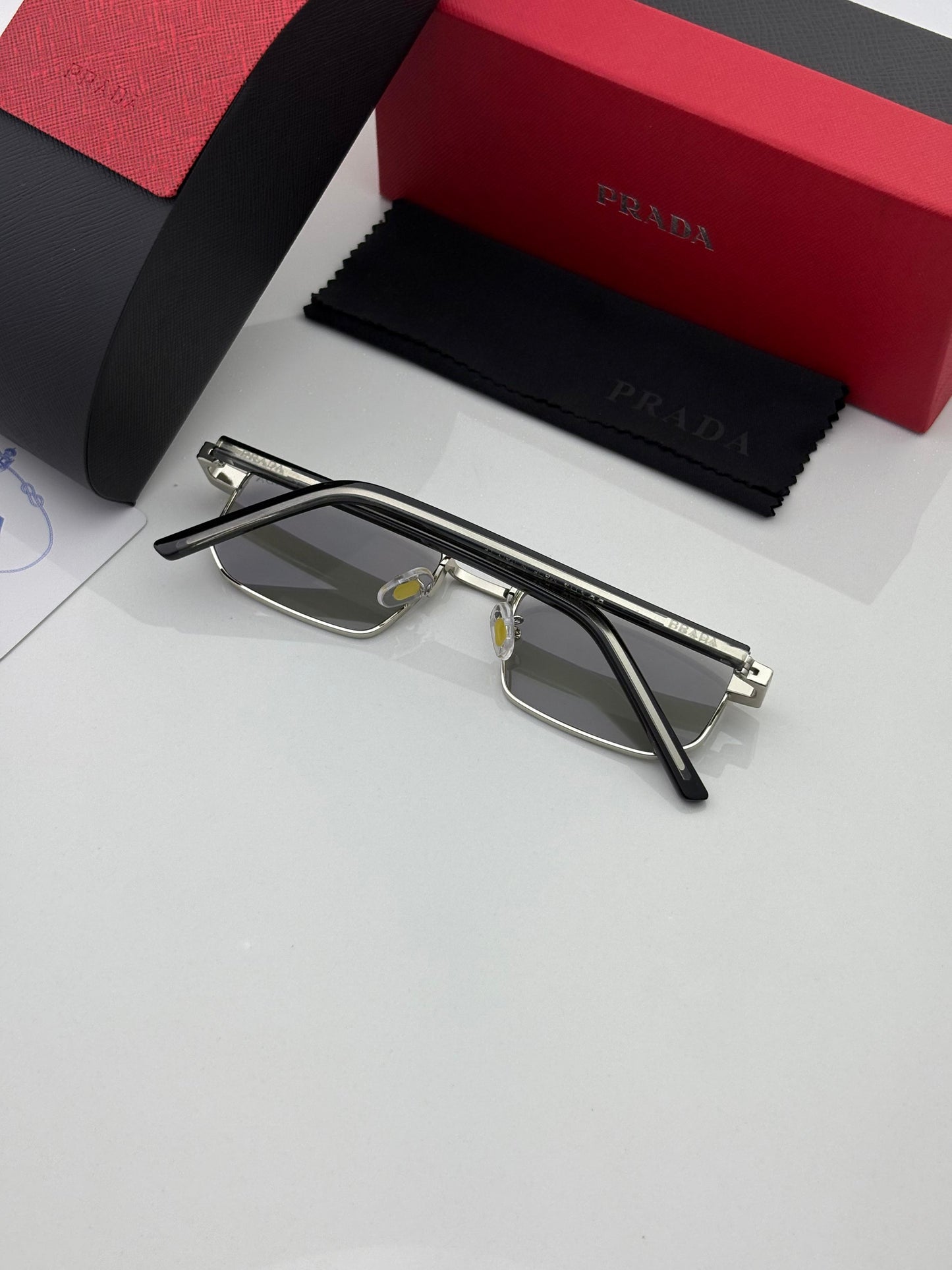 PRADA SUNGLASS