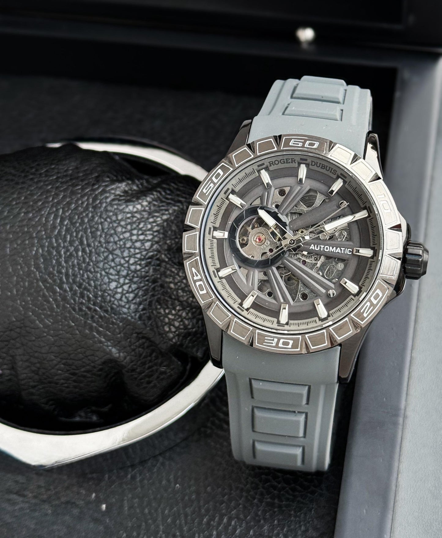 ROGER DUBUIS WATCH