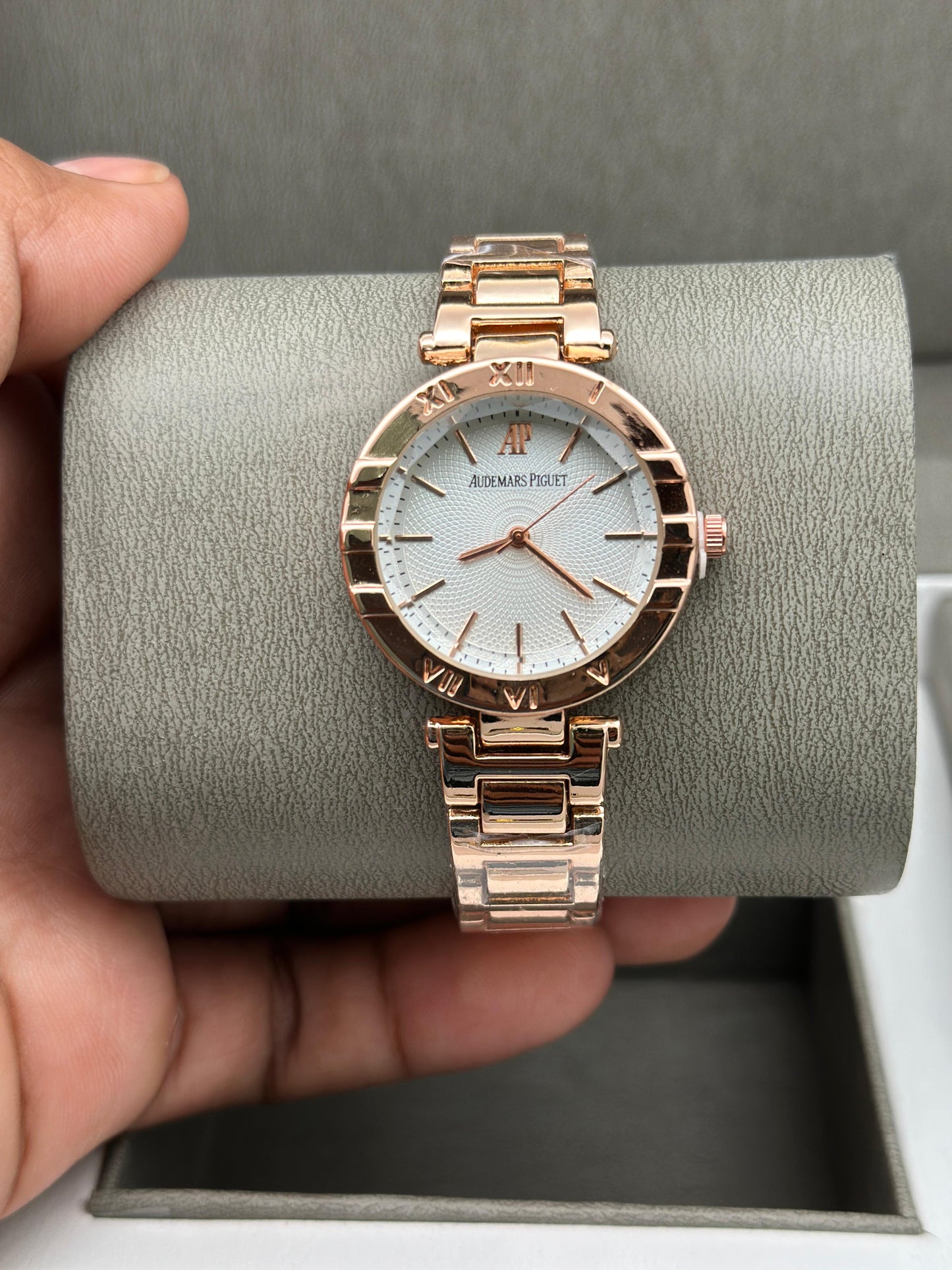 AP LADIES WATCH