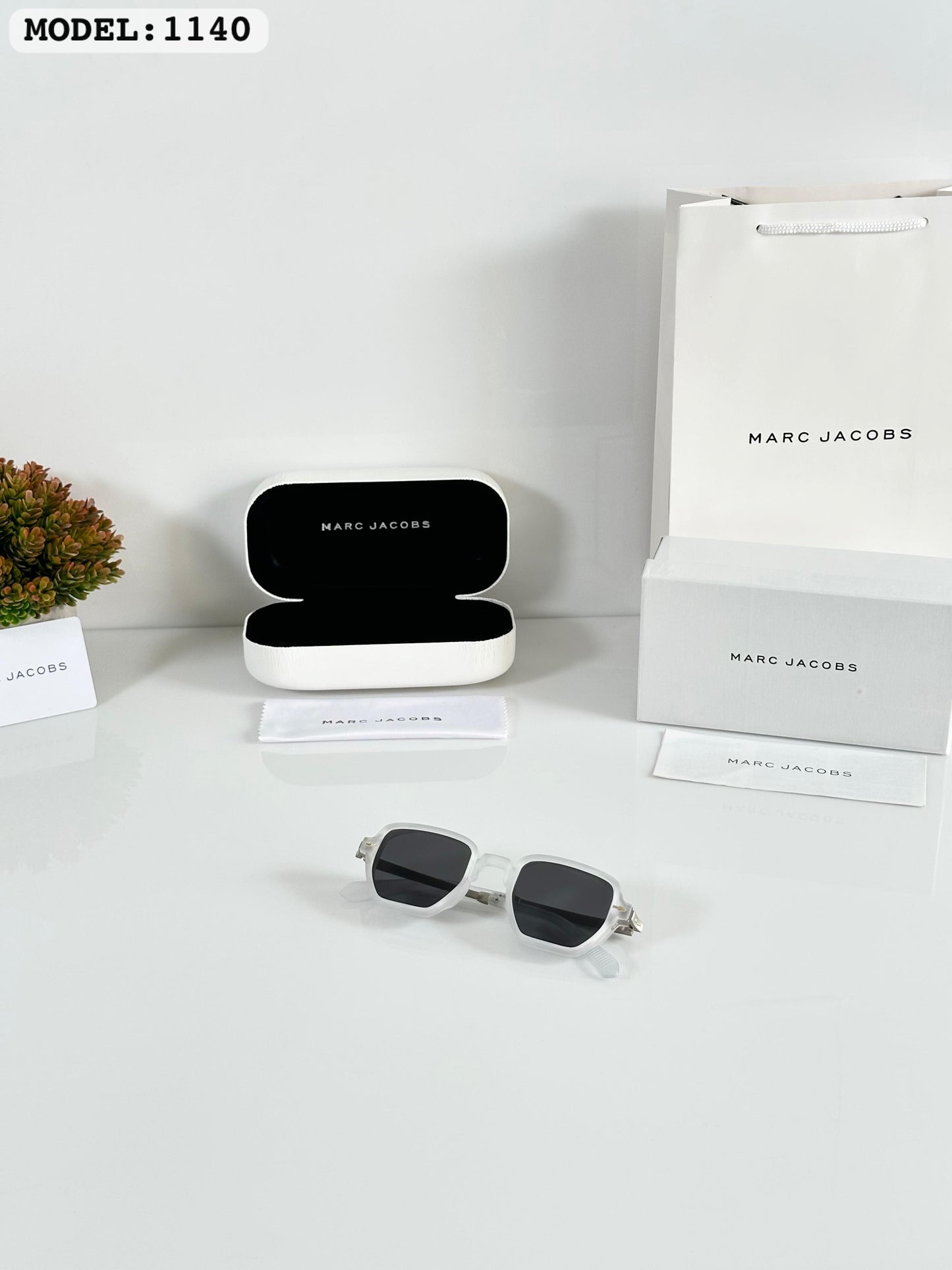 MARC JACOBS SUNGLASSESS
