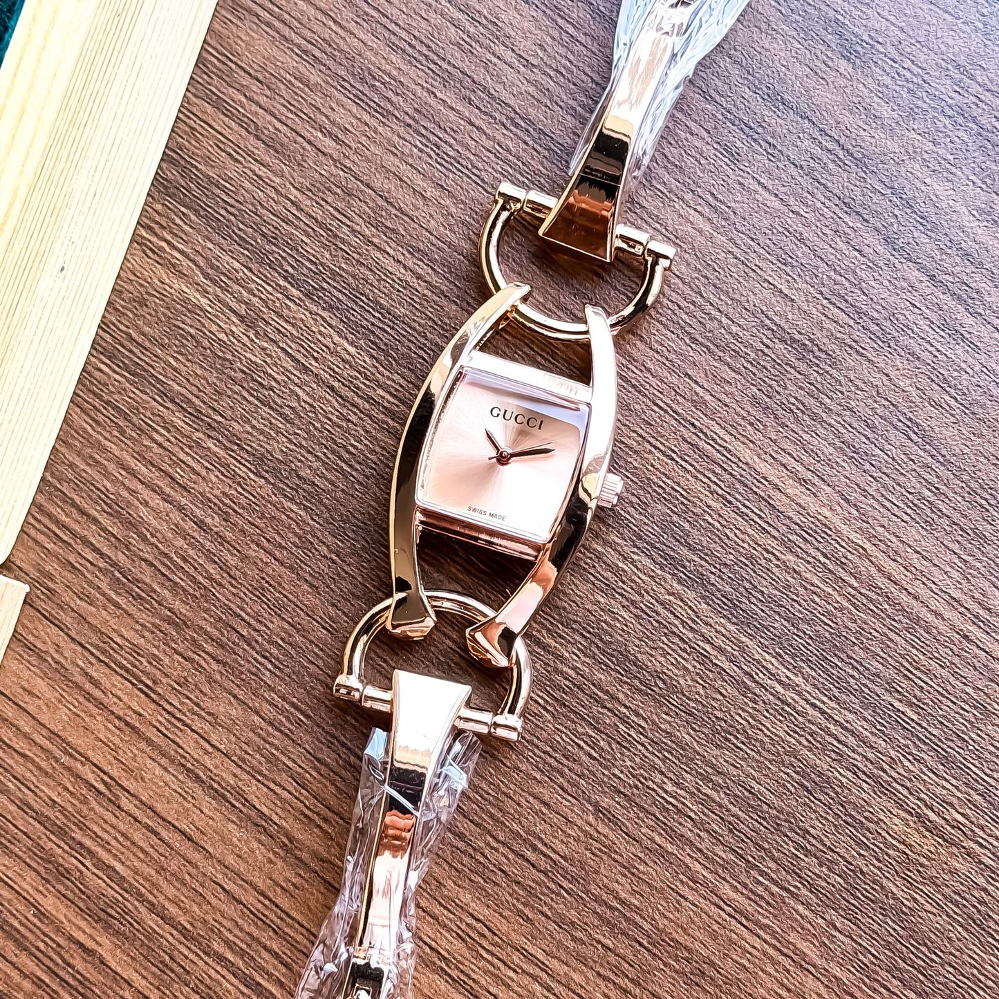 GUCCI WATCH