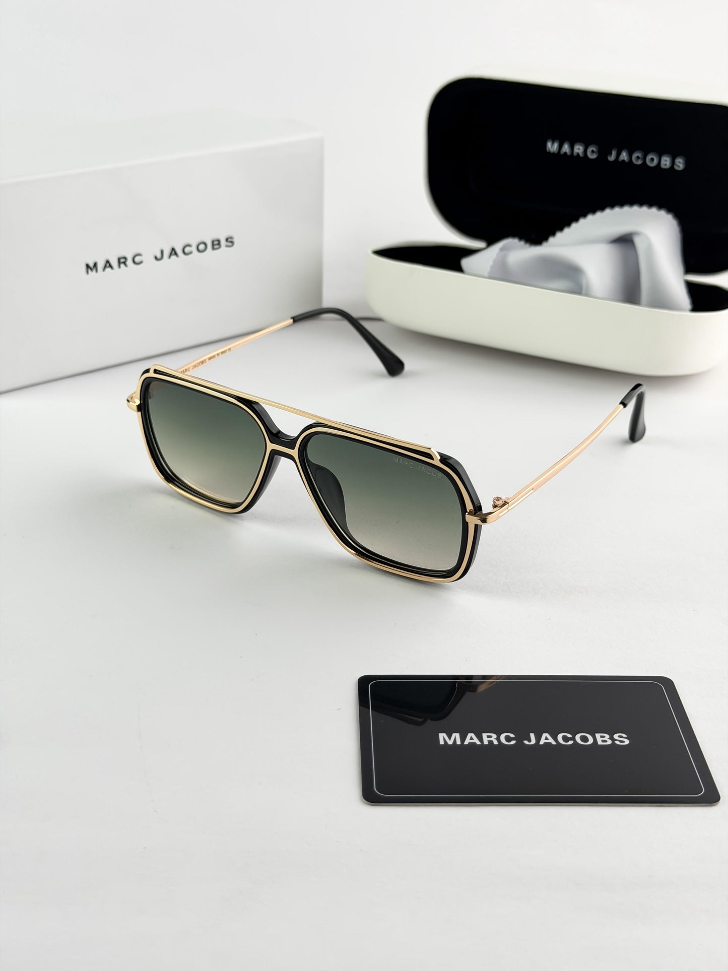 MARC JACOBS SUNGLASSESS