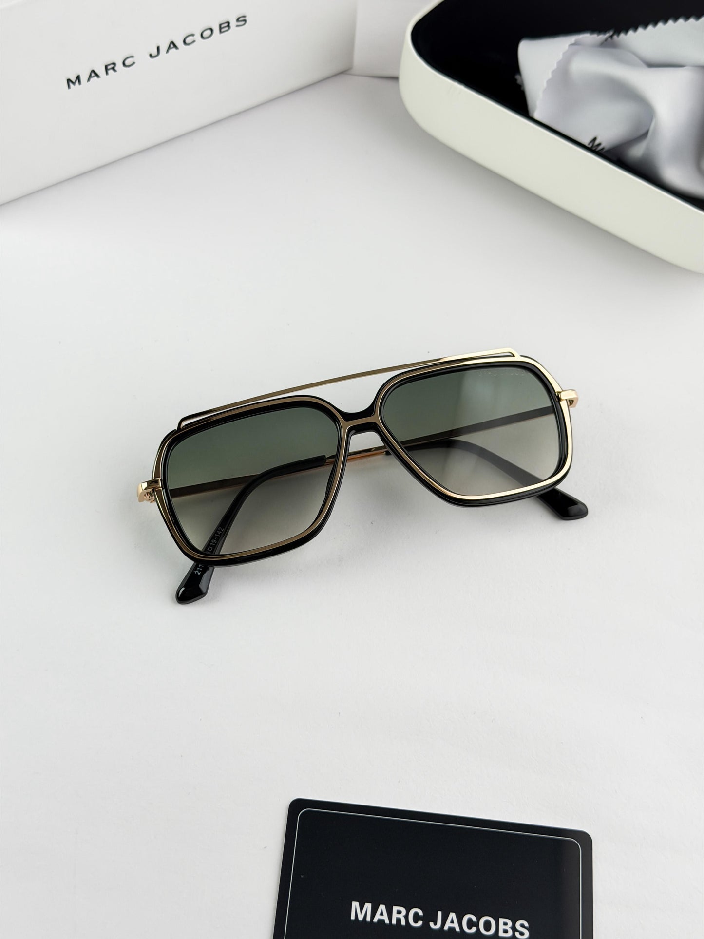 MARC JACOBS SUNGLASSESS