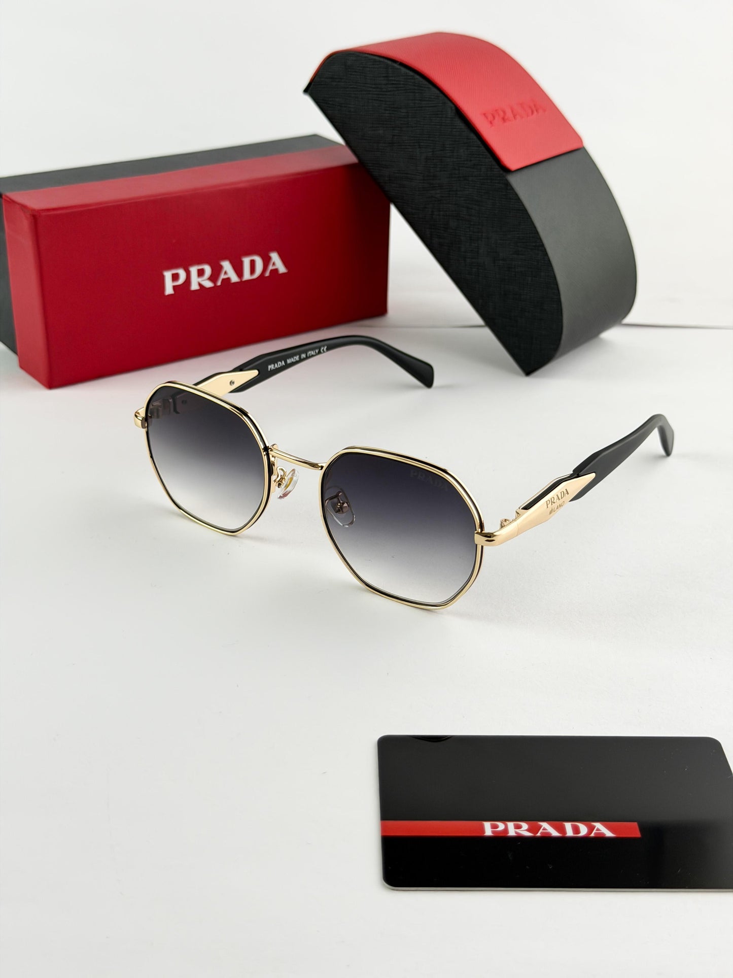 PRADA SUNGLASS