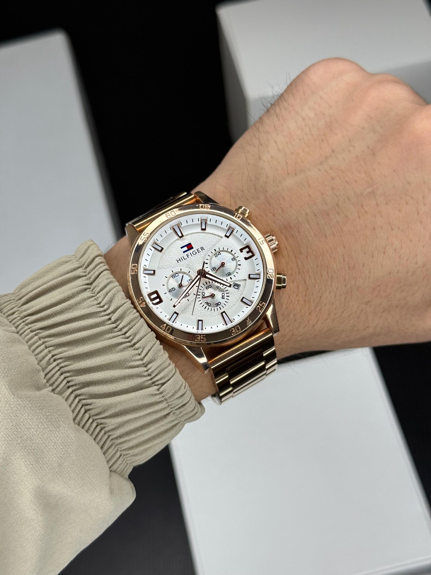 TOMMY HILFIGER WATCH