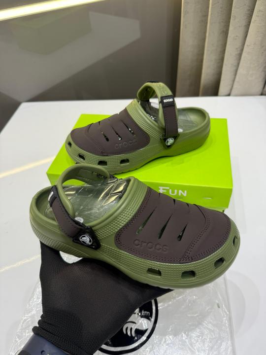CROCS YUKON