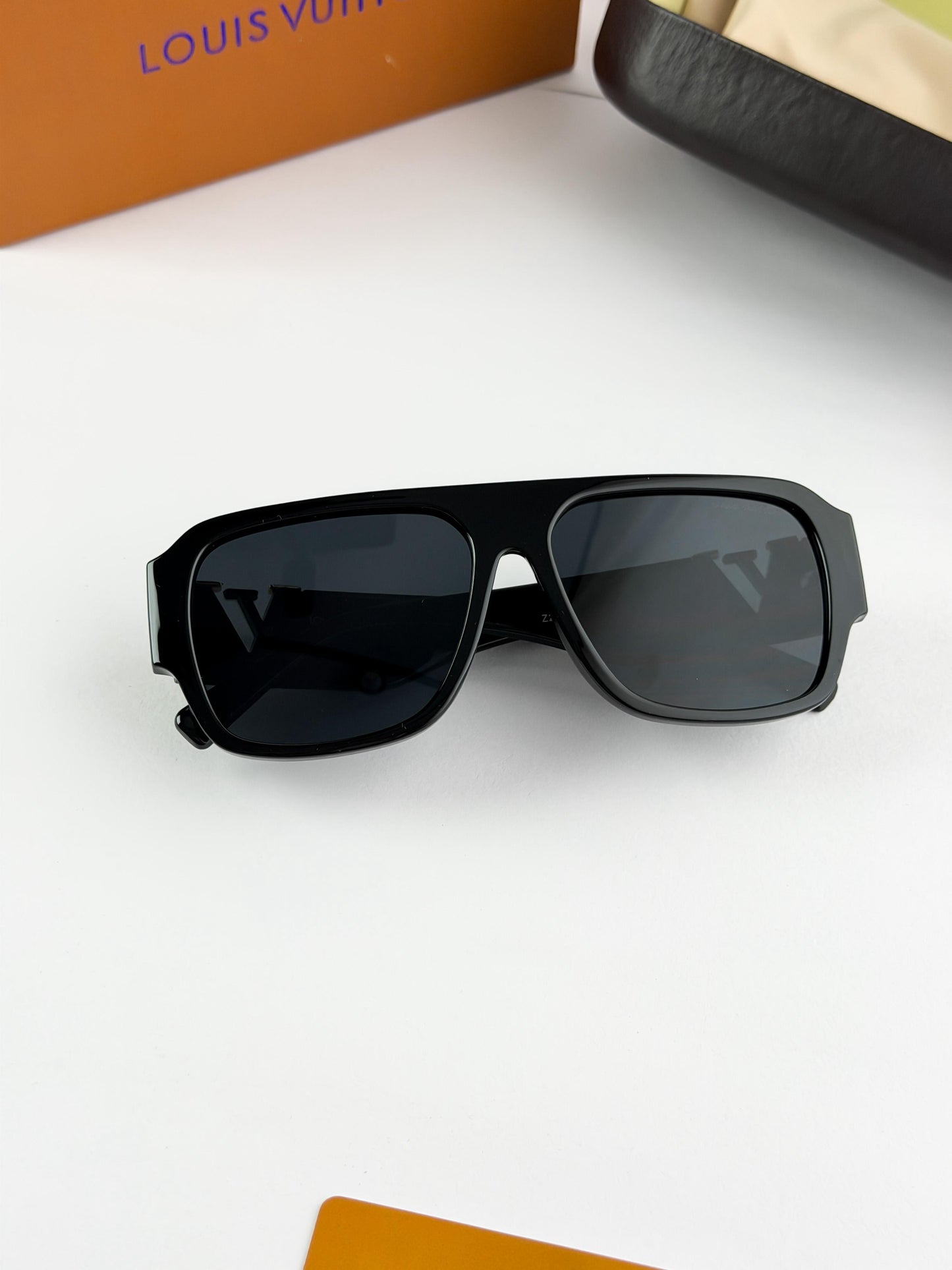 LOUIS VUITTON SUNGLASS