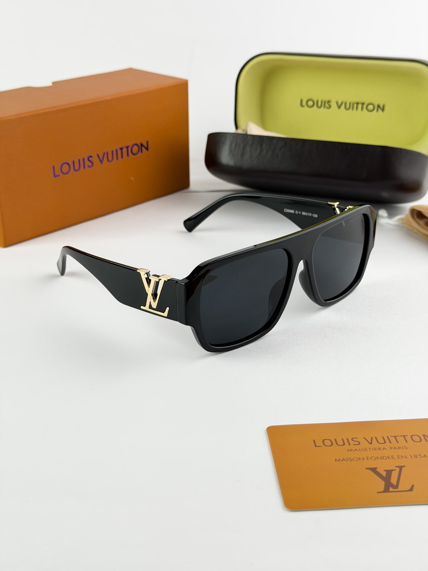LOUIS VUITTON SUNGLASS