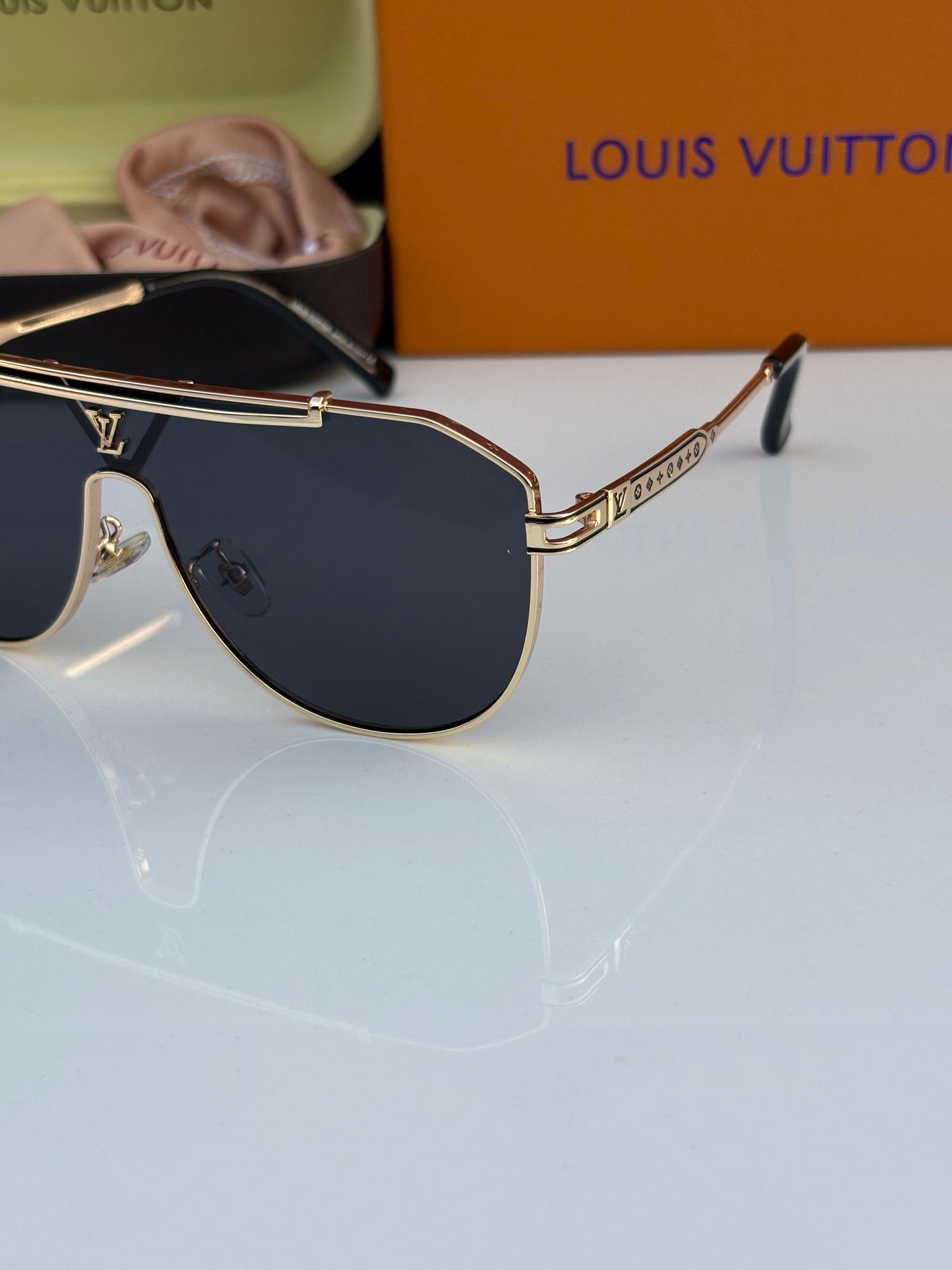 LOUIS VUITTON SUNGLASS