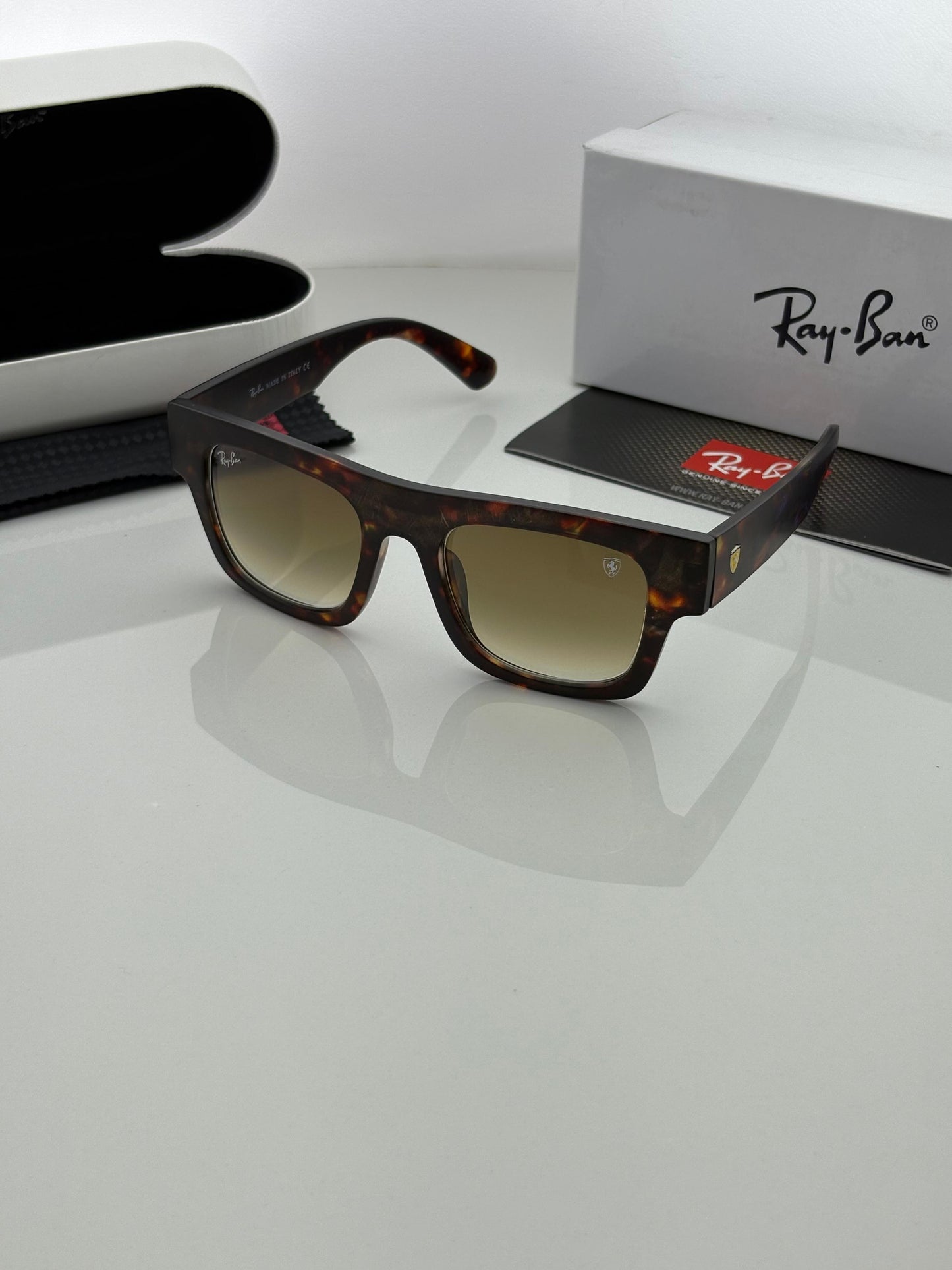 RAY BAN SUNGLASS