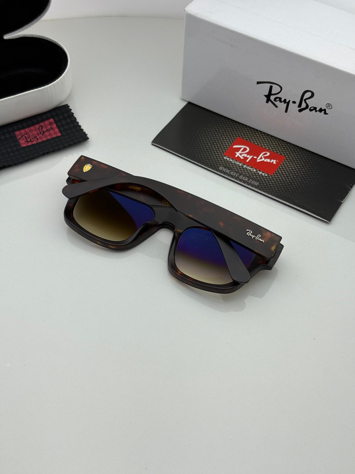 RAY BAN SUNGLASS