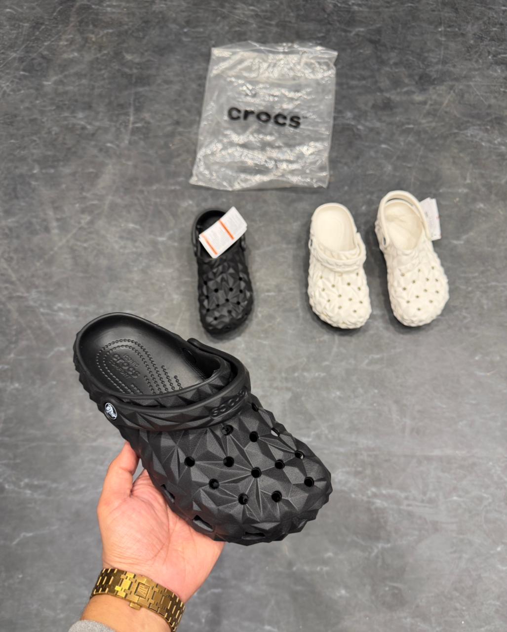 CROCS OFFGRID CLOGS