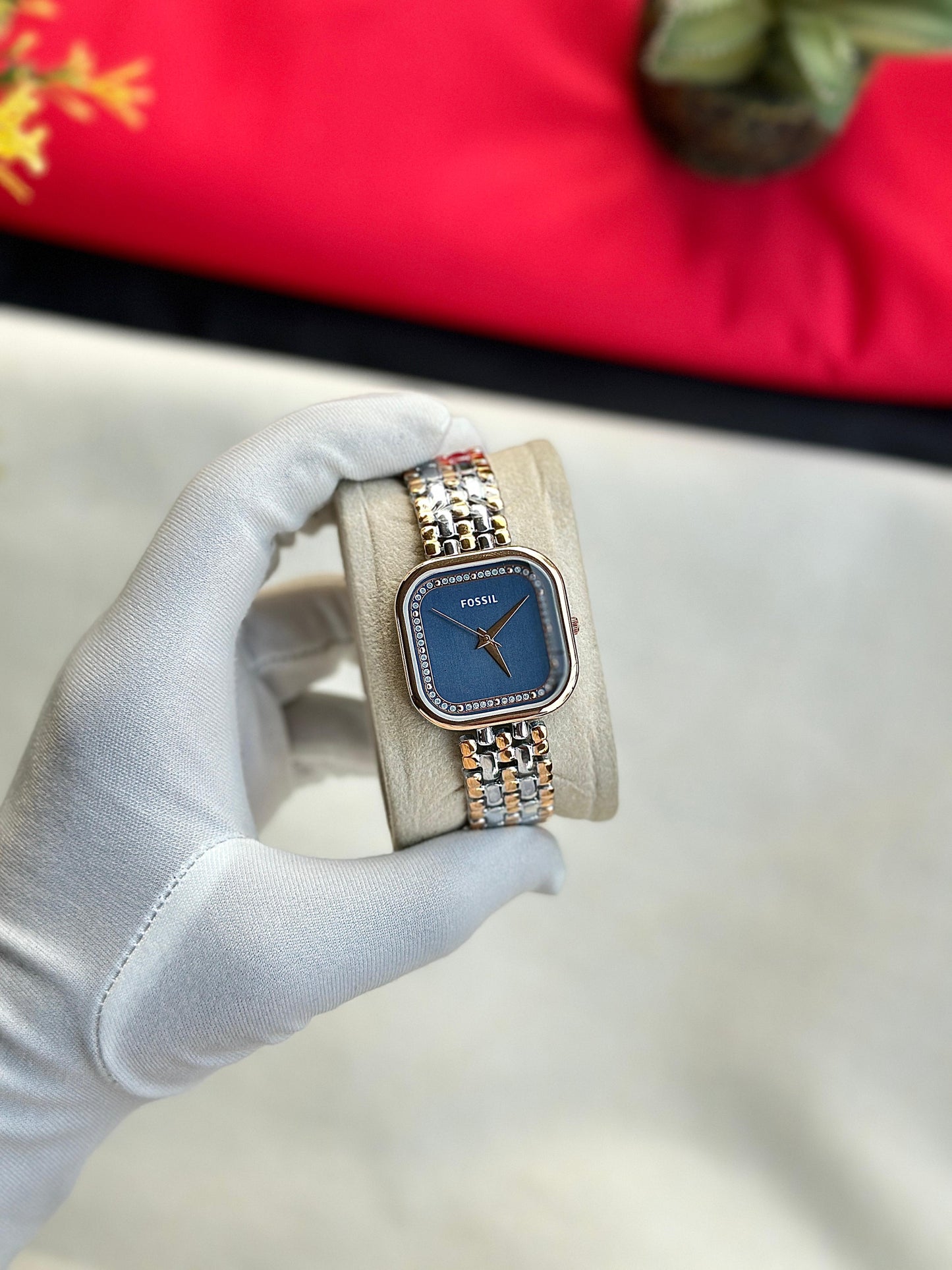 FOSSIL LADIES WATCH