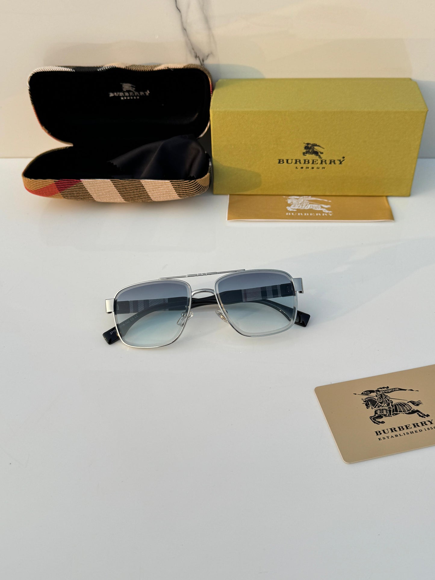 BURBERRY SUNGLASS