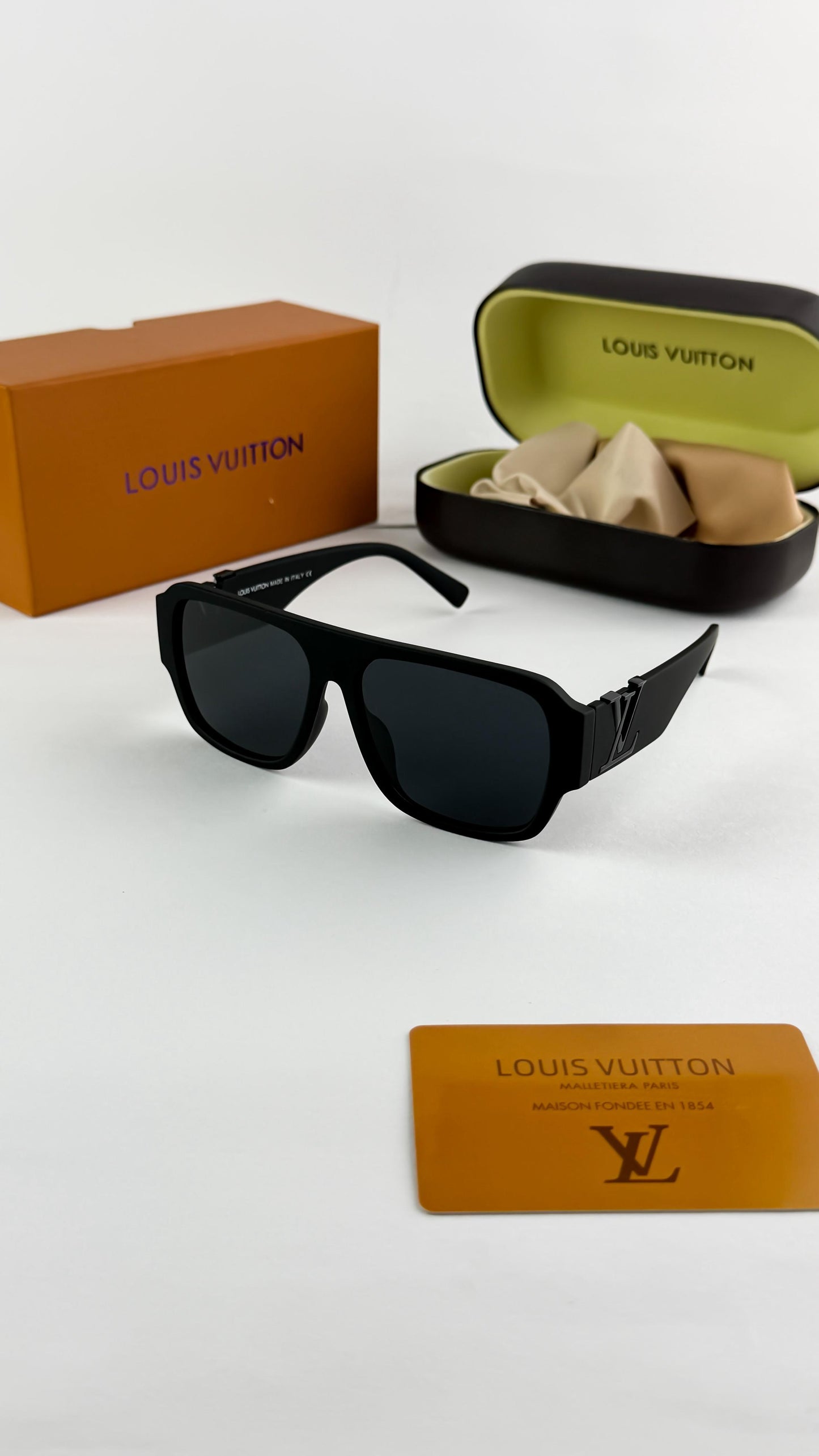 LOUIS VUITTON SUNGLASS