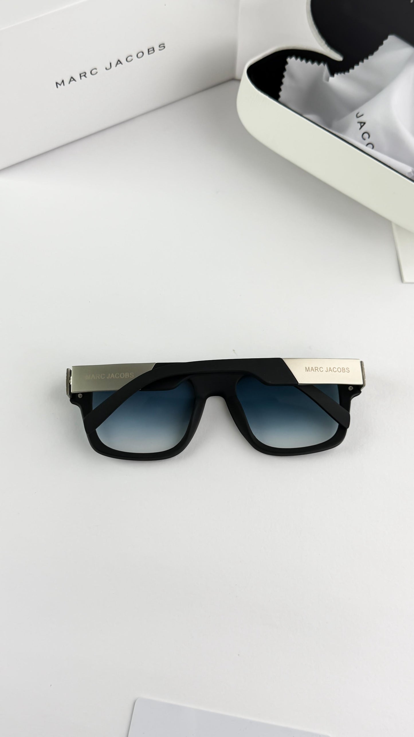 MARC JACOBS SUNGLASS
