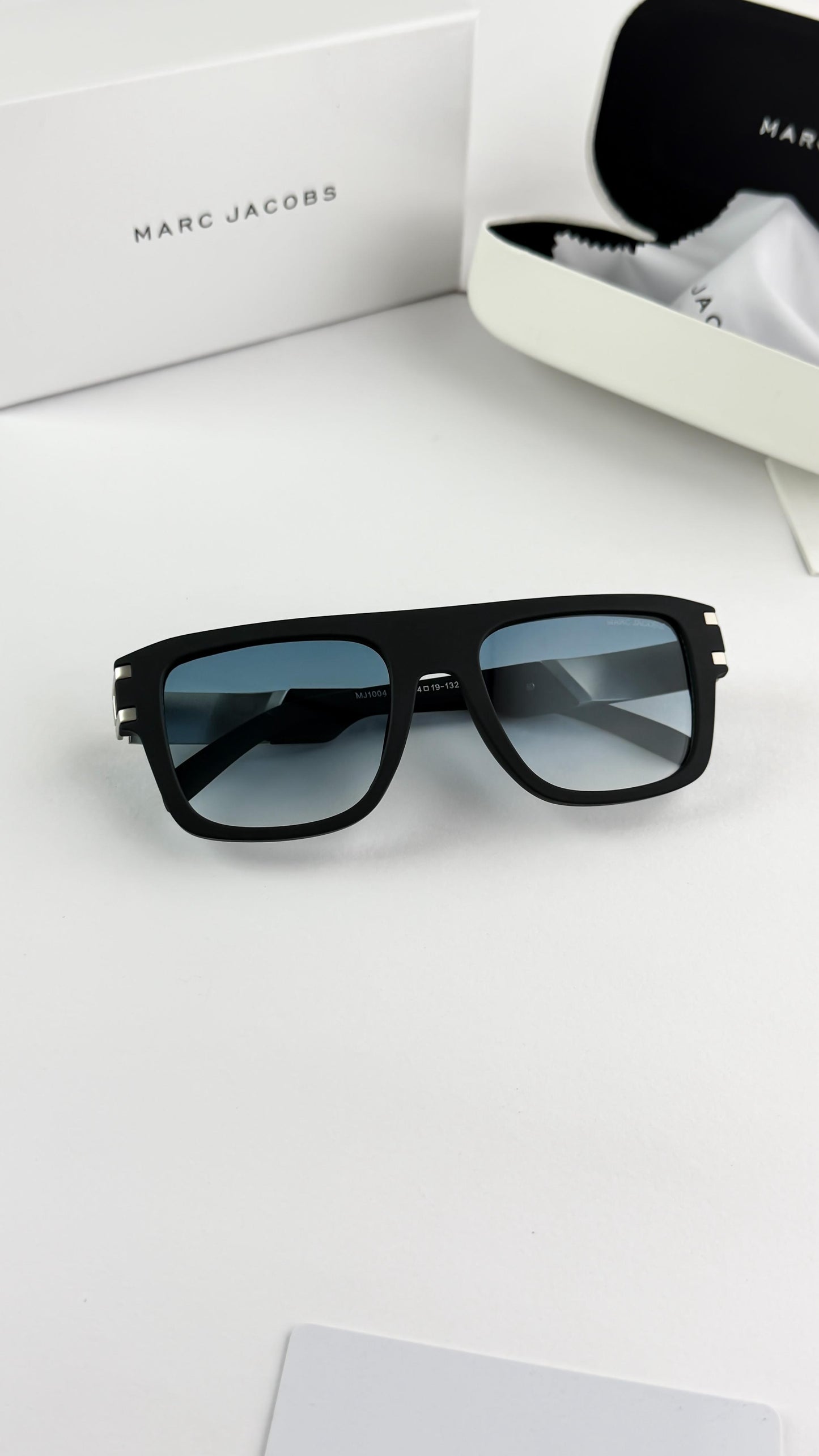 MARC JACOBS SUNGLASS
