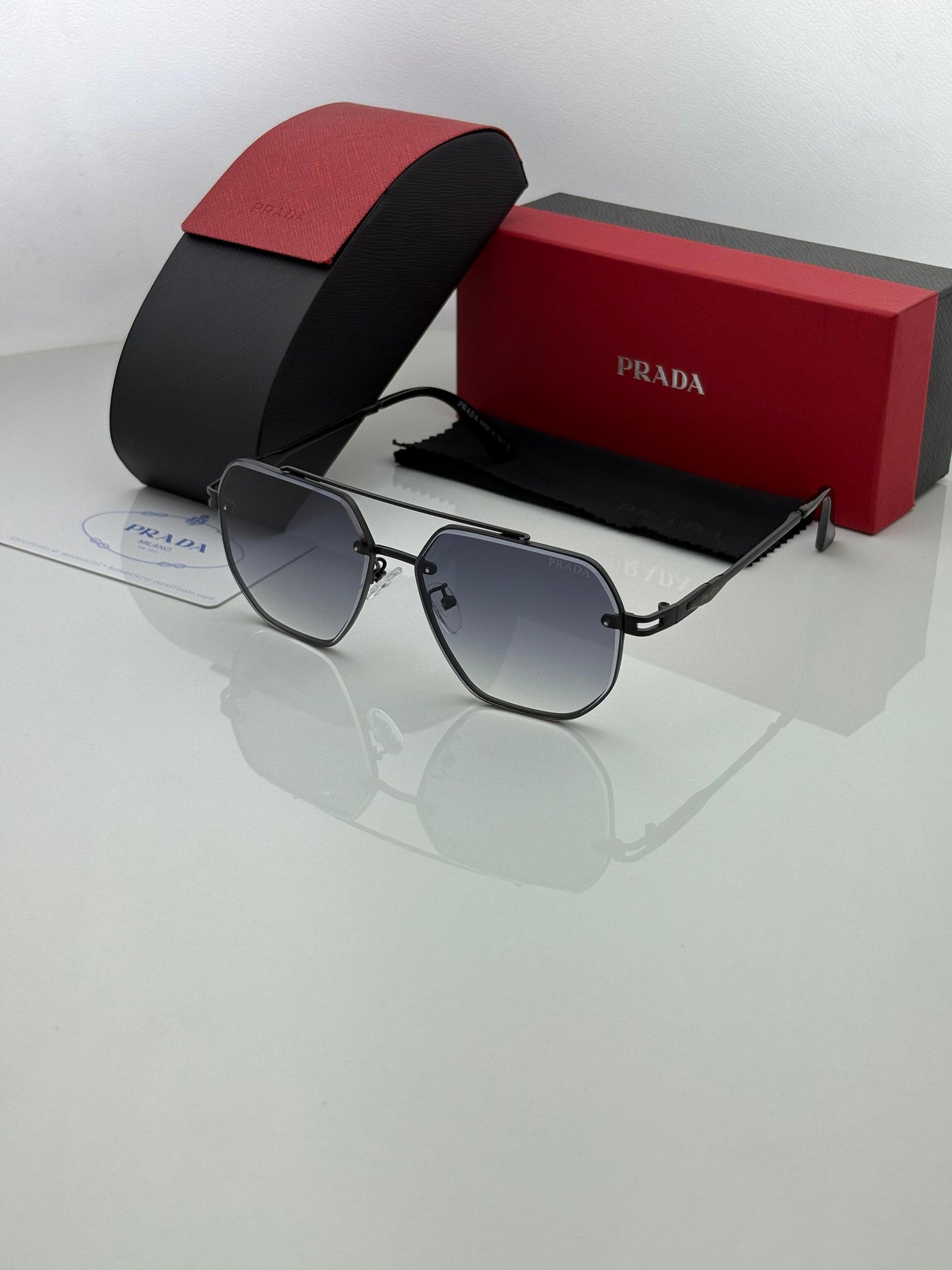 PRADA SUNGLASS