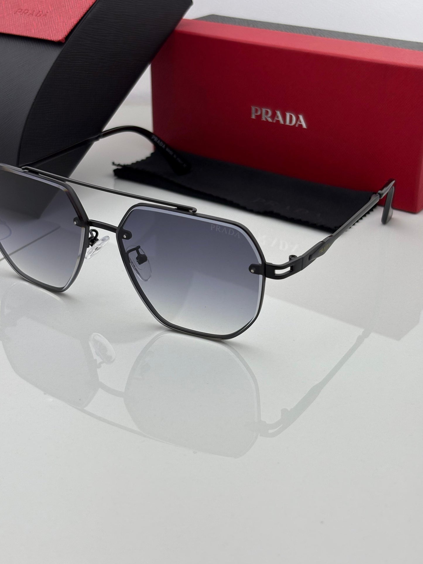 PRADA SUNGLASS
