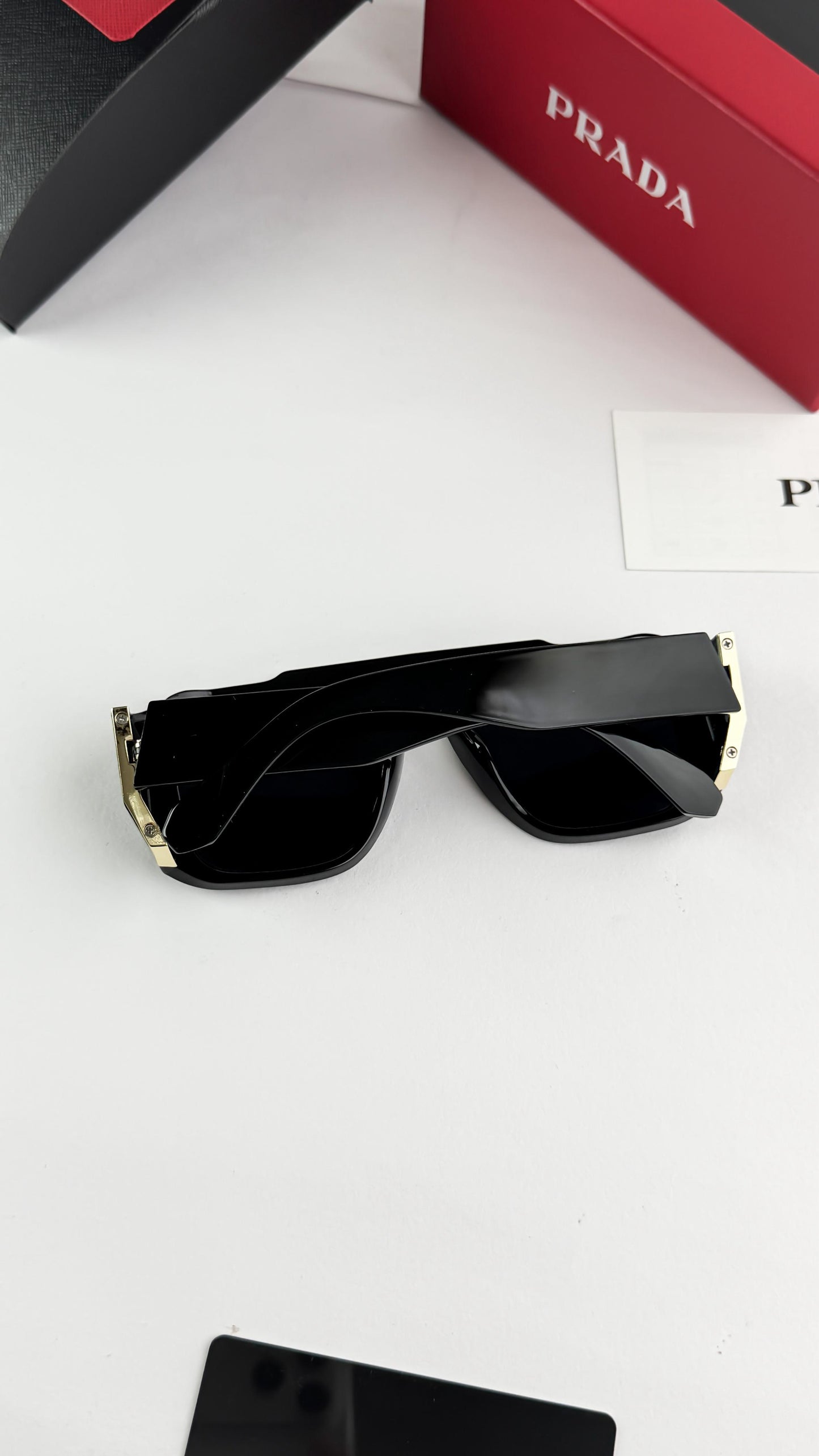 PRADA SUNGLASS