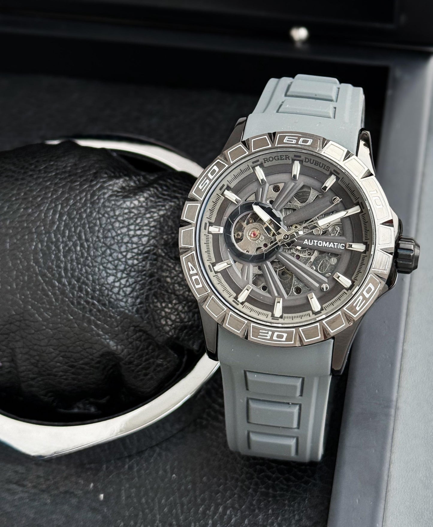 ROGER DUBUIS WATCH