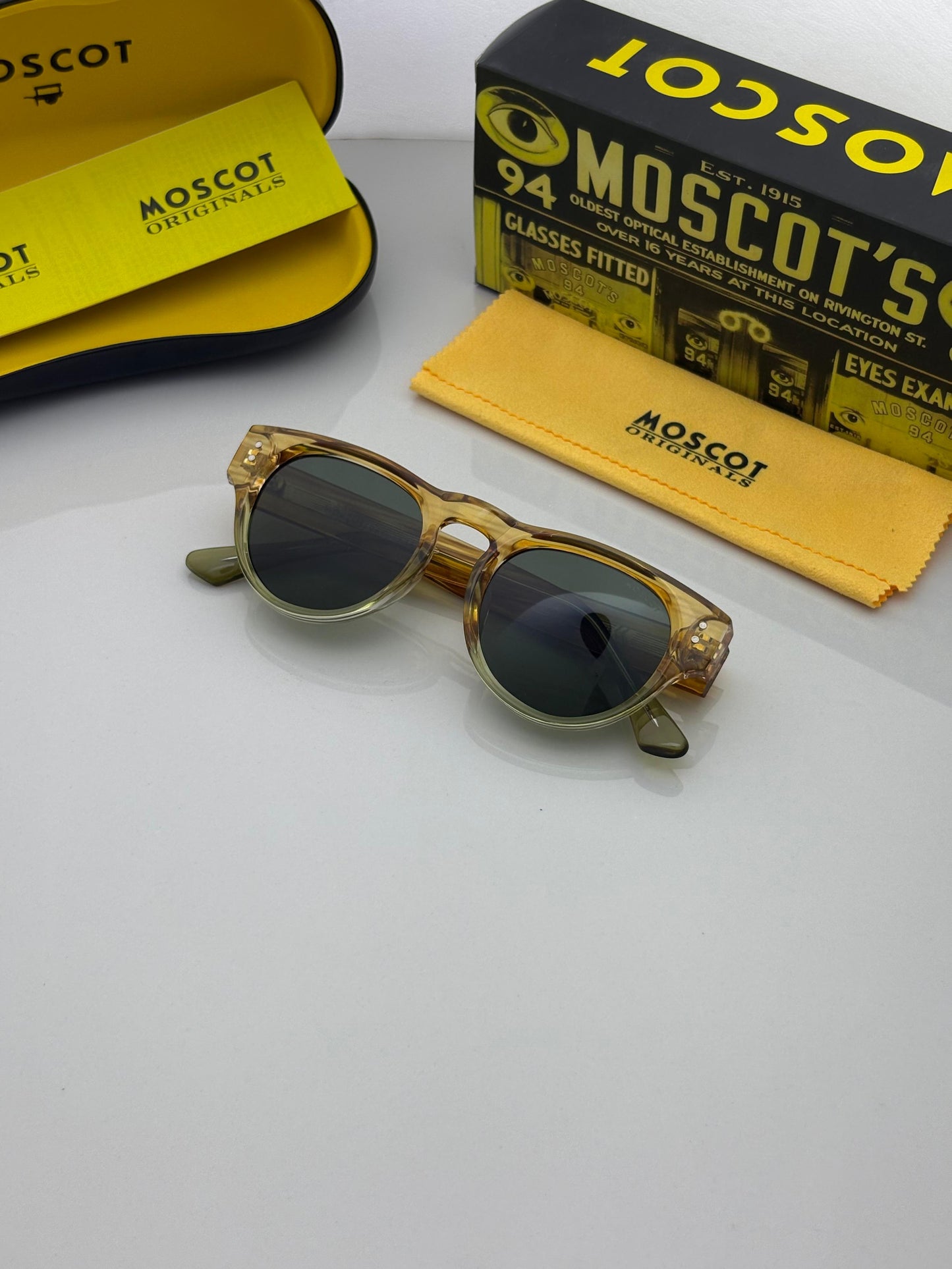 MOSCOT SUNGLASS